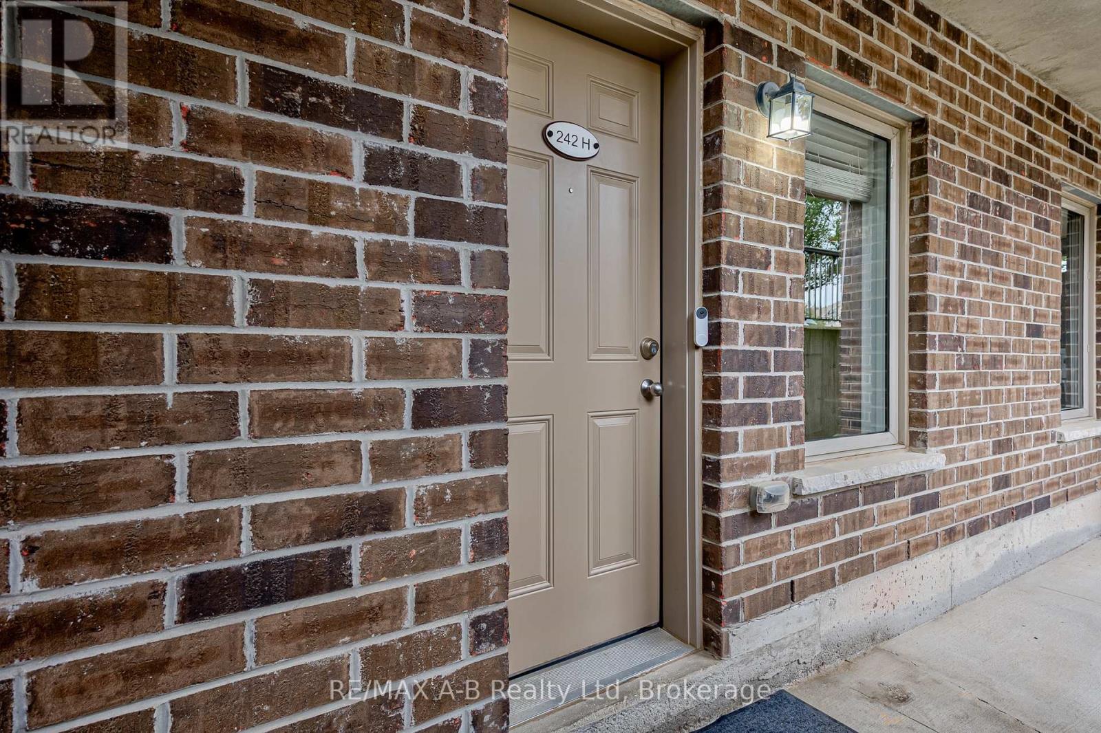 H - 242 Rachel Crescent Property Photo 26