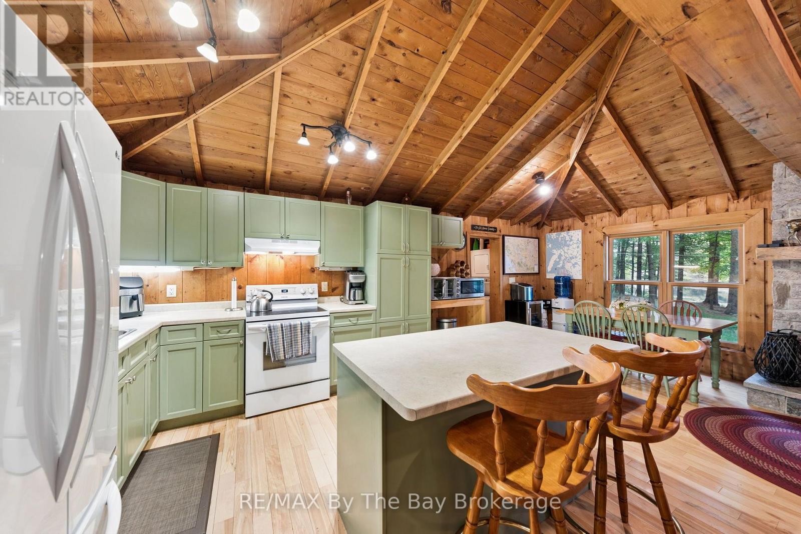 10158 Georgian Bay Shore Property Photo 18