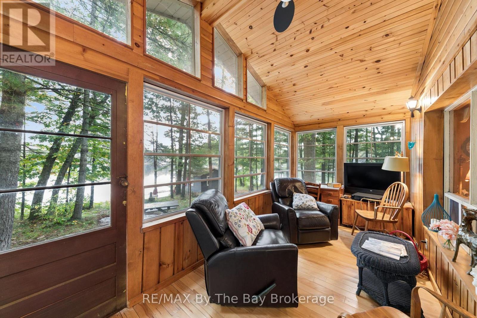 10158 Georgian Bay Shore Property Photo 32