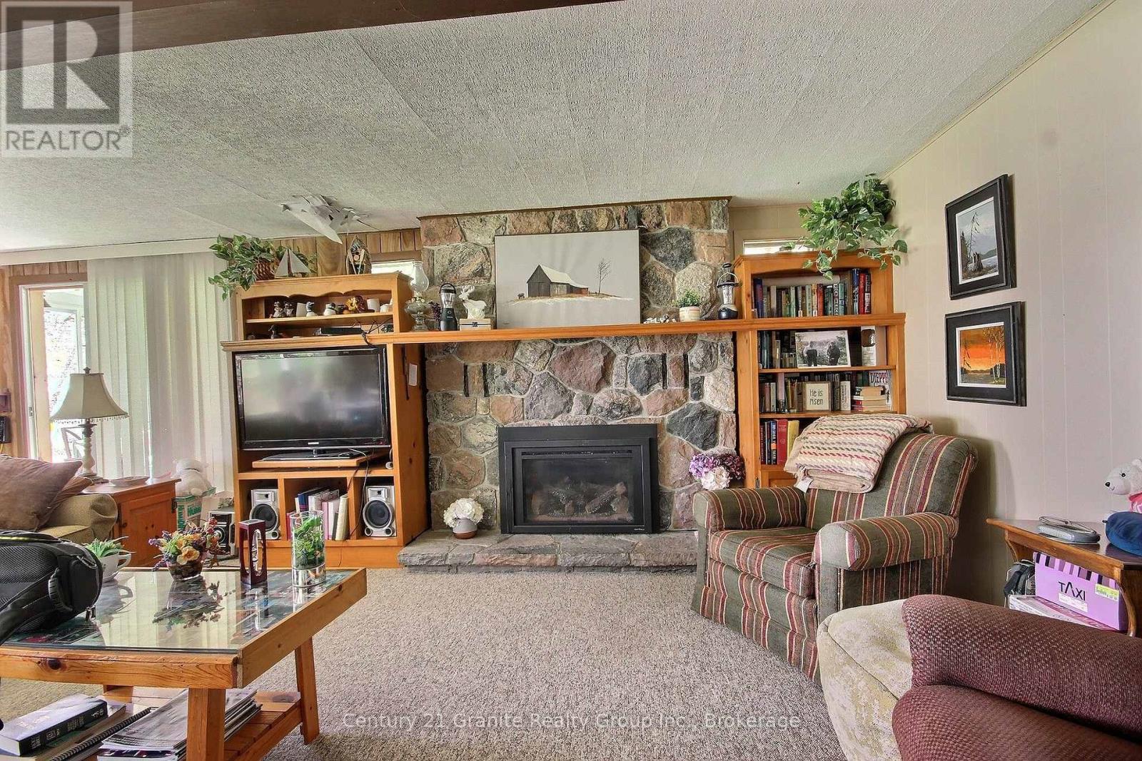 1051 Halls Lake Road Property Photo 6