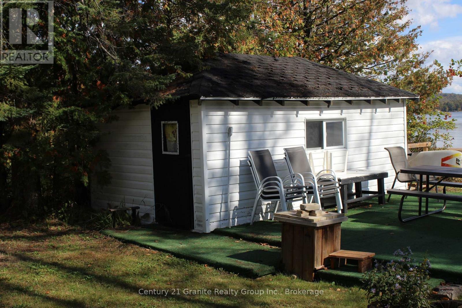 1051 Halls Lake Road Property Photo 21