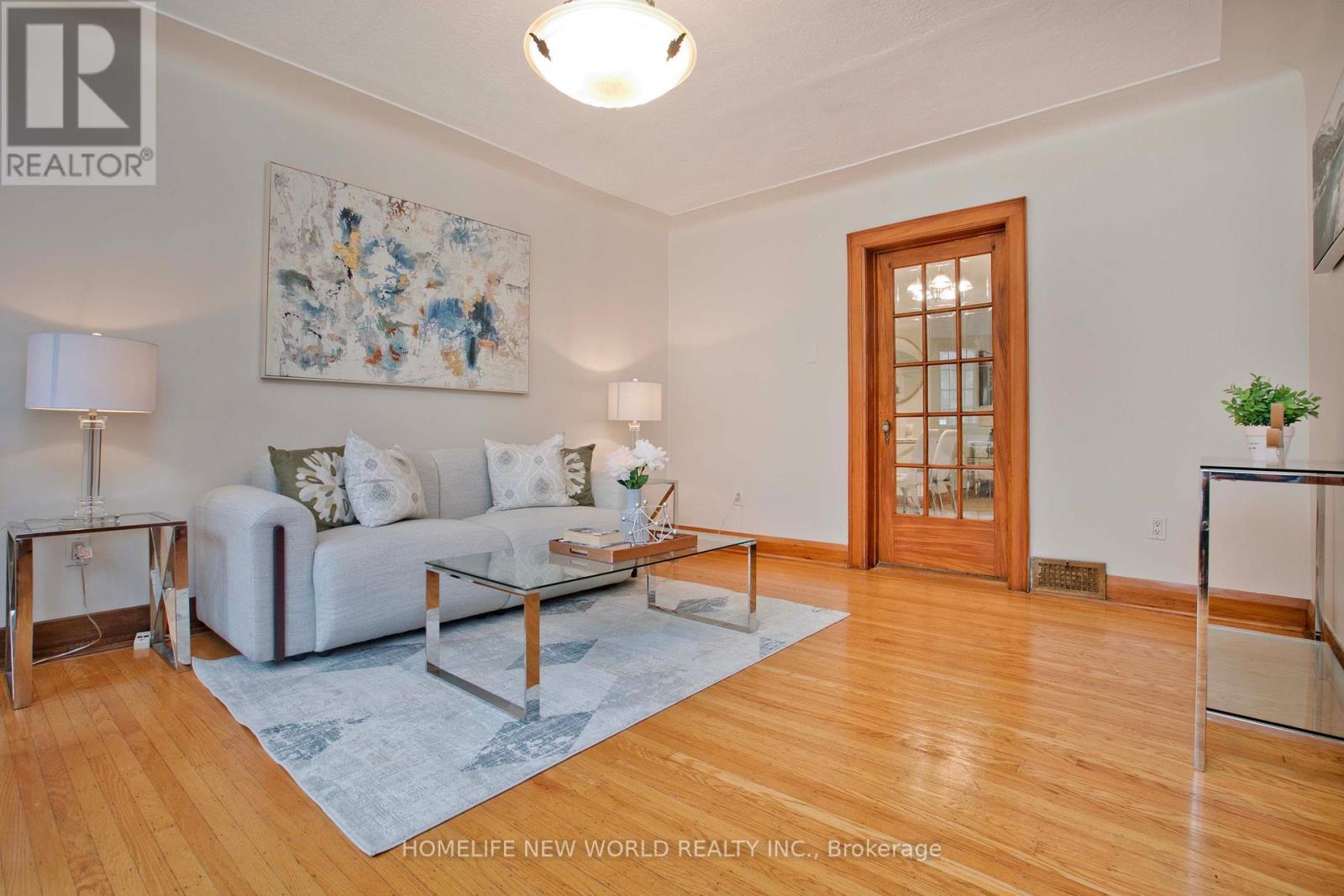 74 Haddon Avenue N Property Photo 4