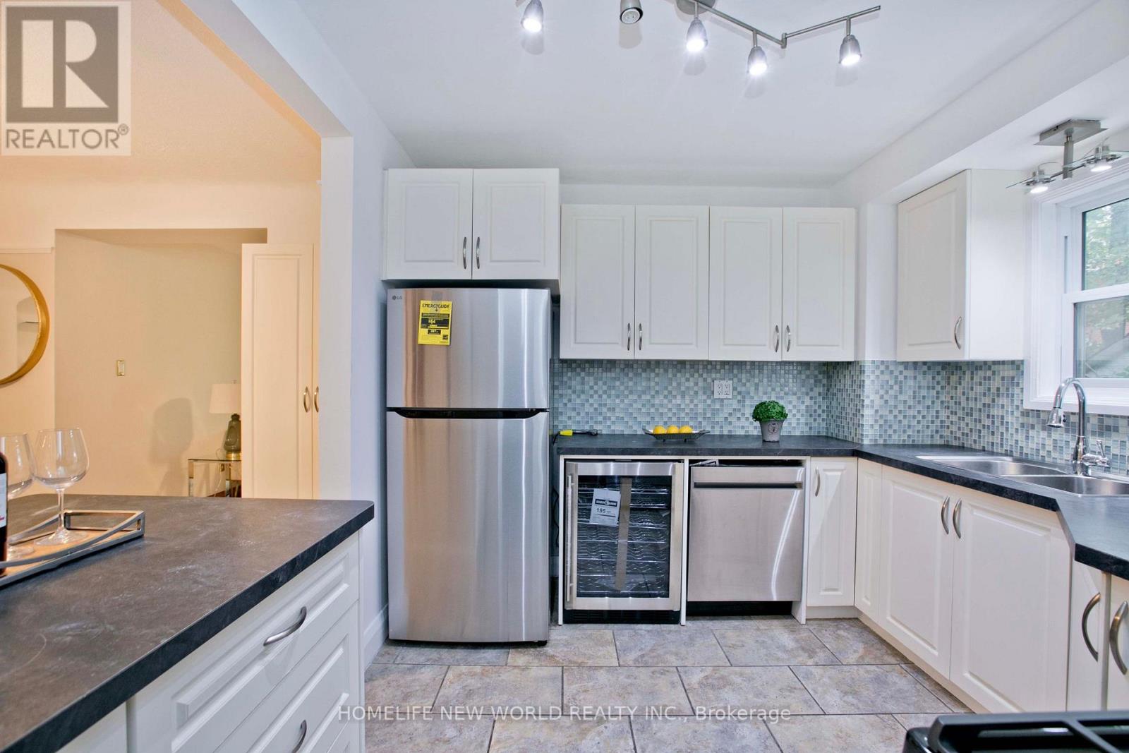 74 Haddon Avenue N Property Photo 8