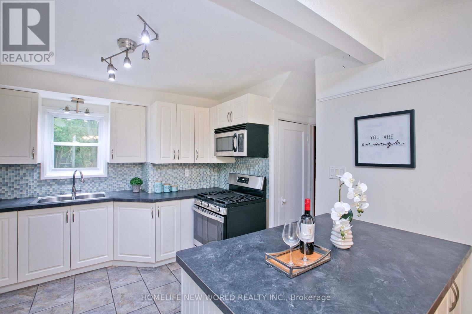74 Haddon Avenue N Property Photo 10