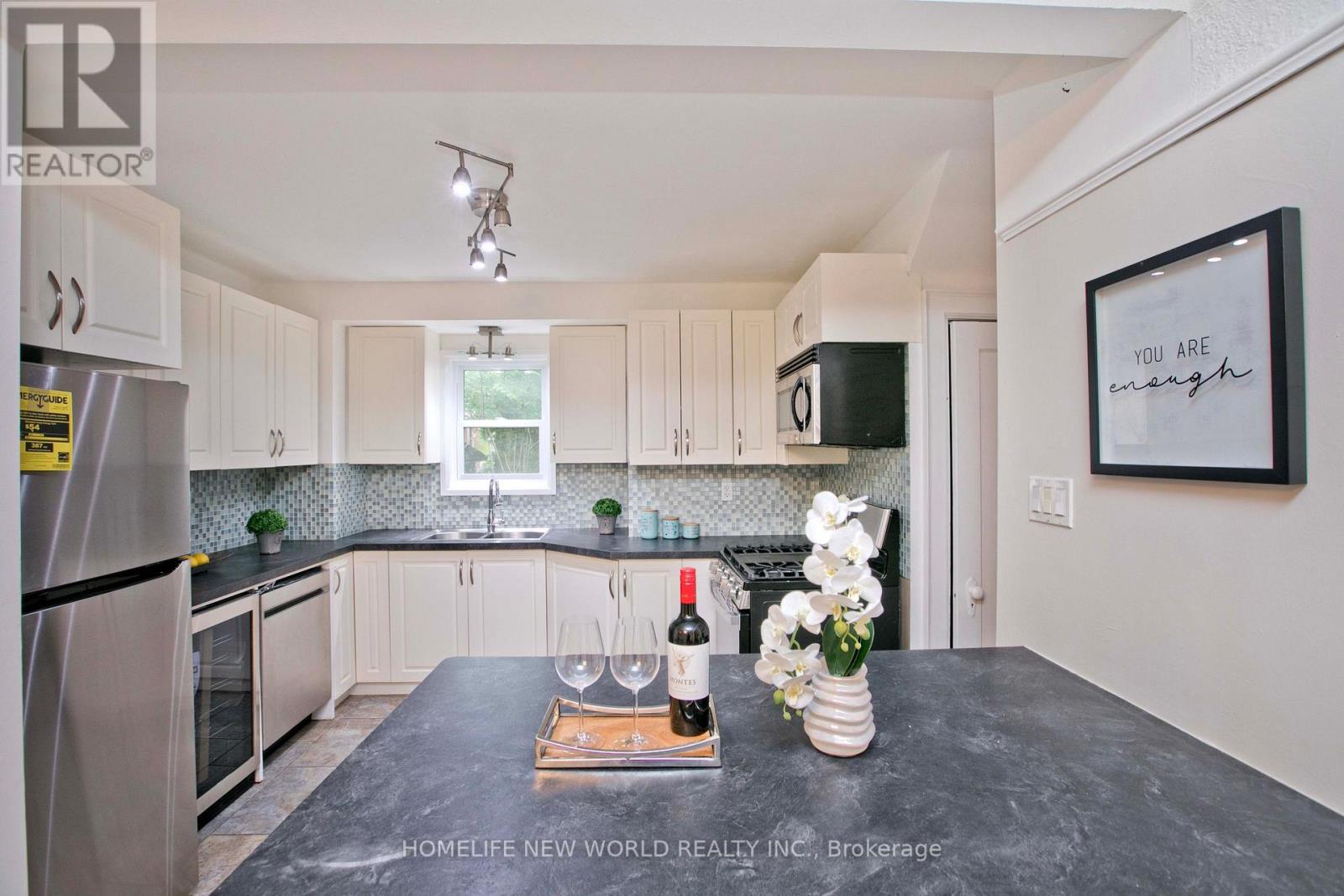 74 Haddon Avenue N Property Photo 11