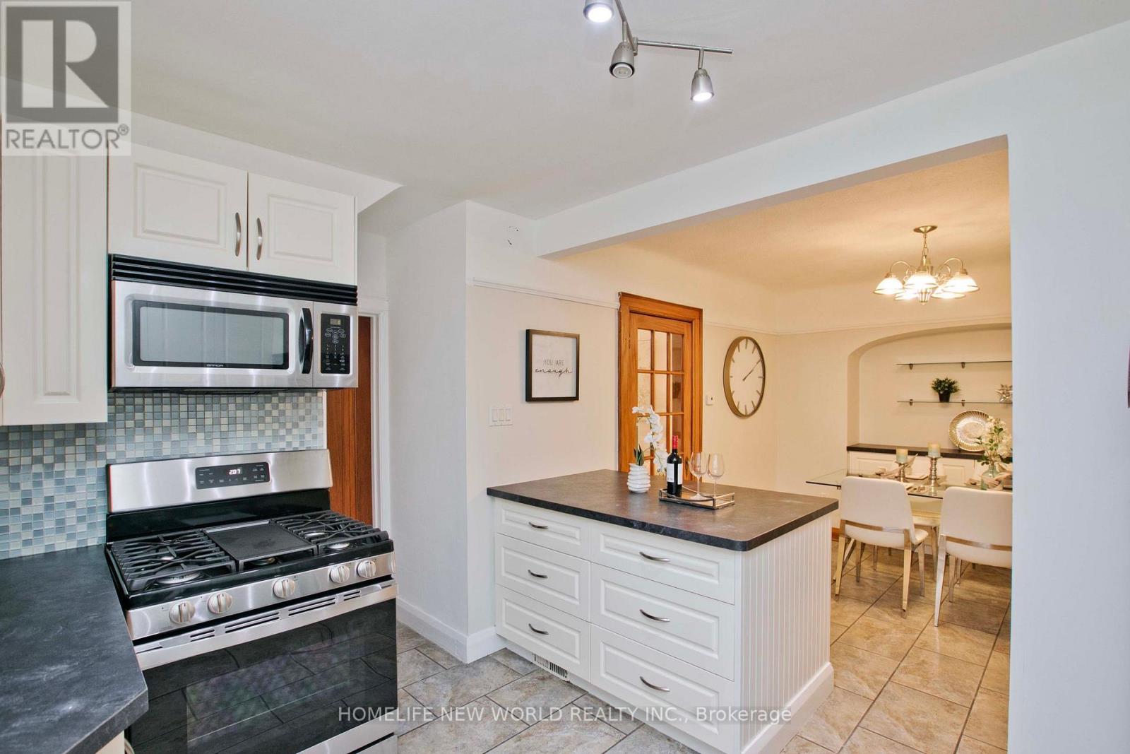 74 Haddon Avenue N Property Photo 12