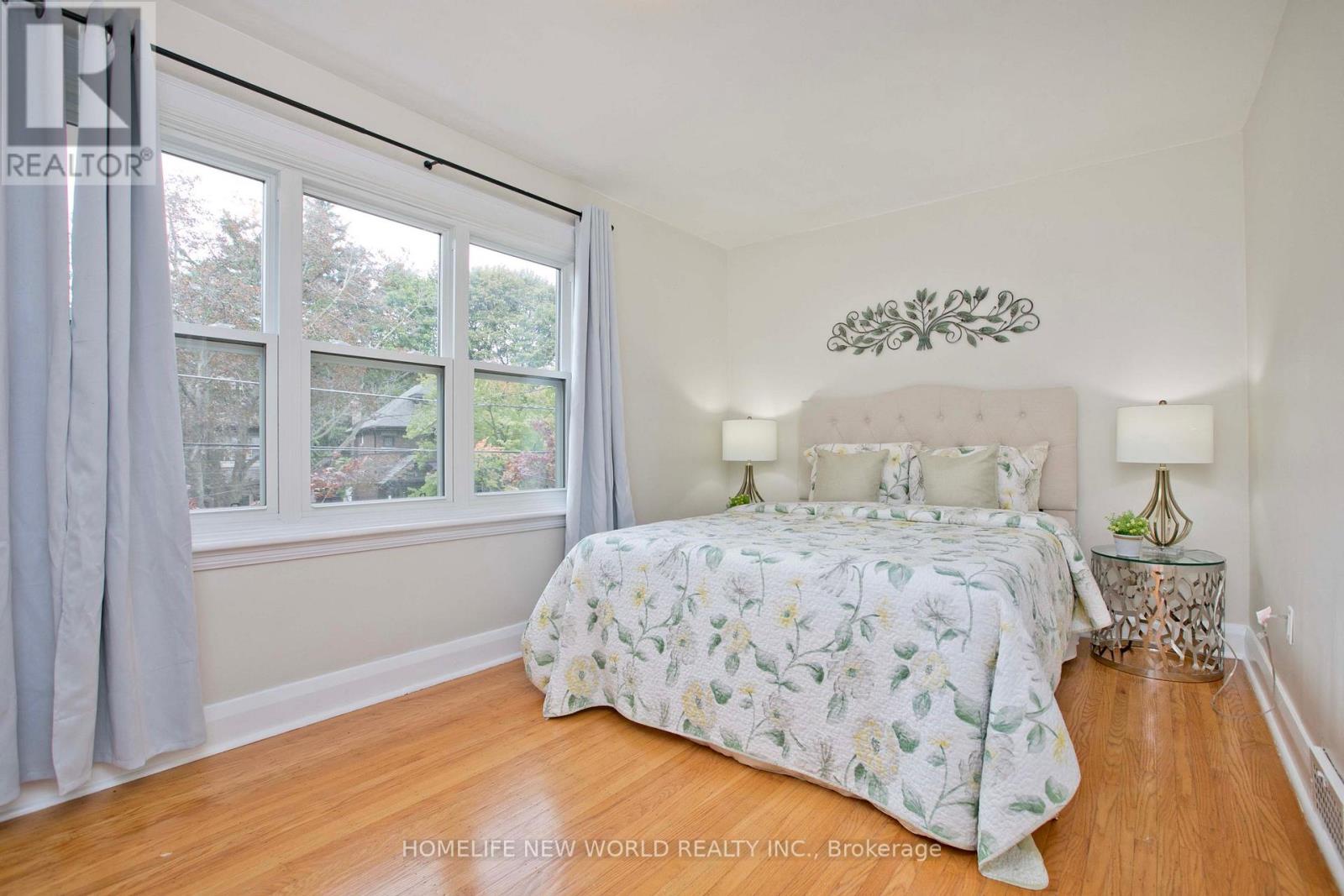 74 Haddon Avenue N Property Photo 23