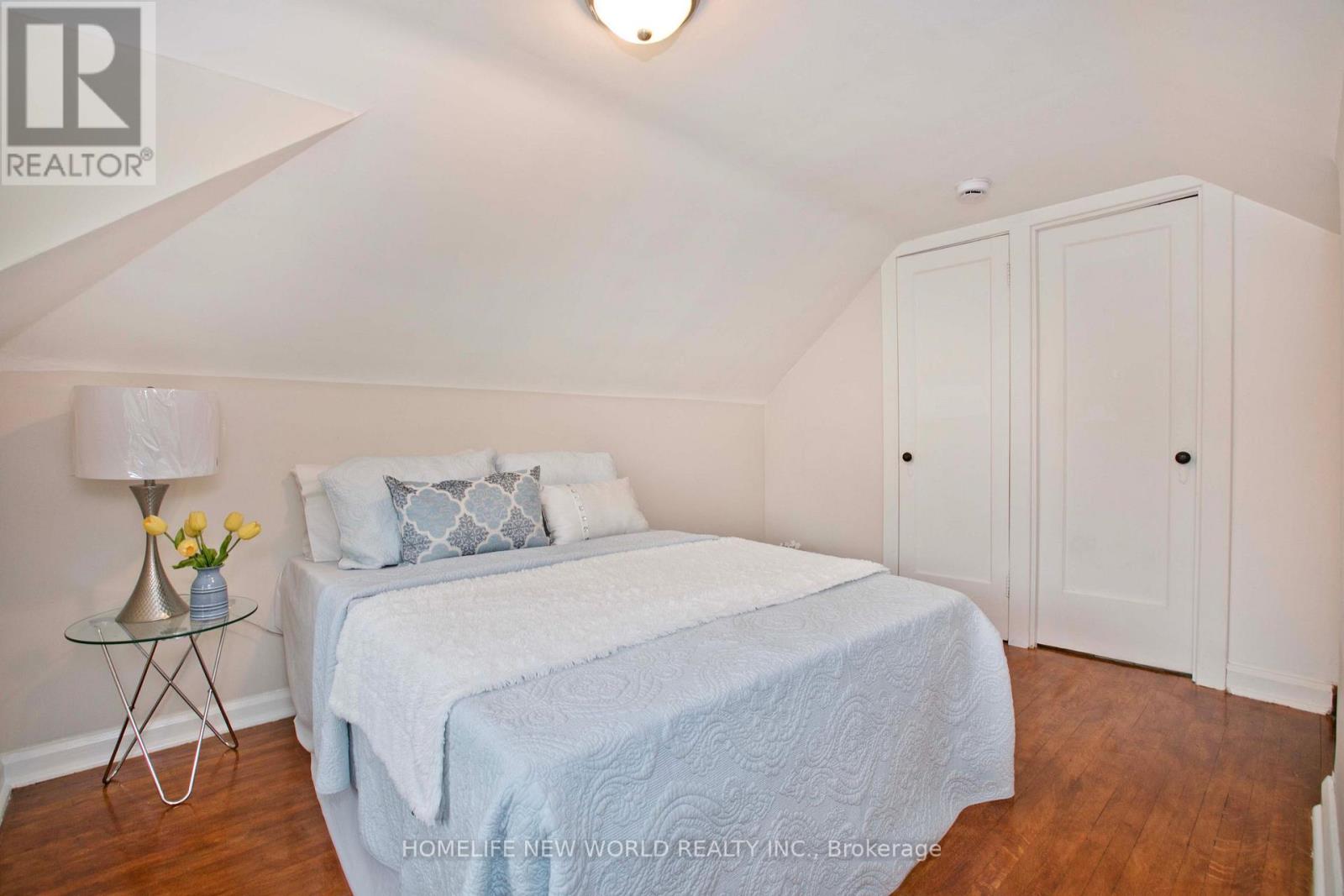 74 Haddon Avenue N Property Photo 27