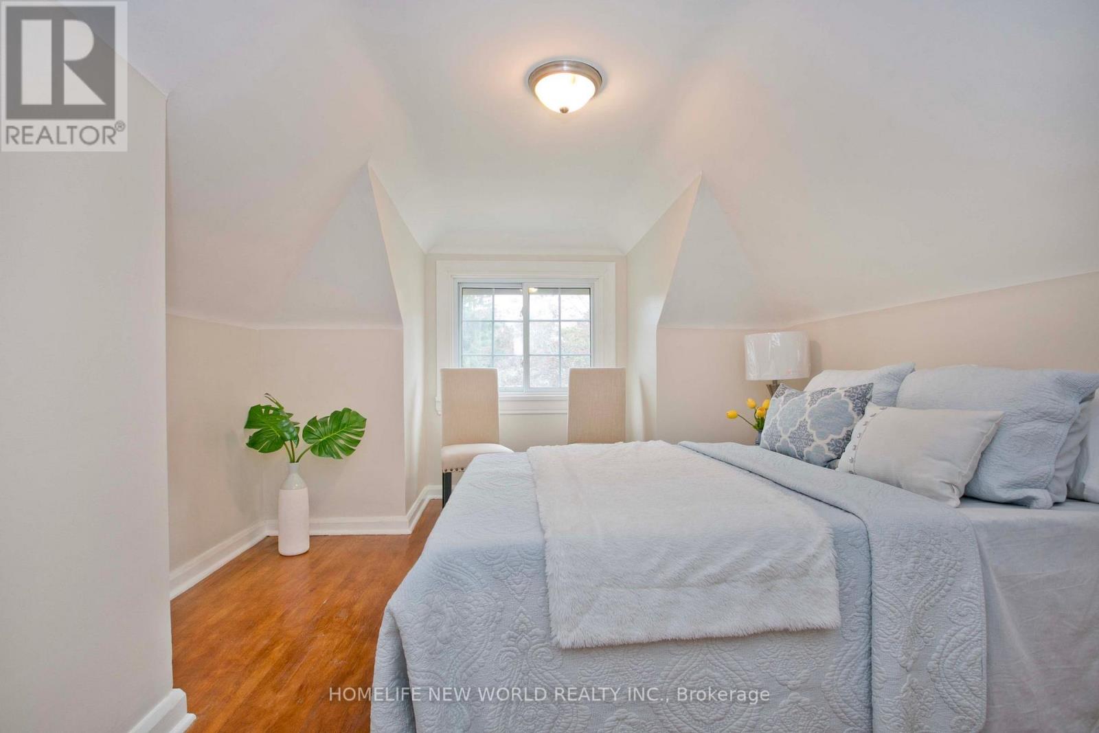 74 Haddon Avenue N Property Photo 28