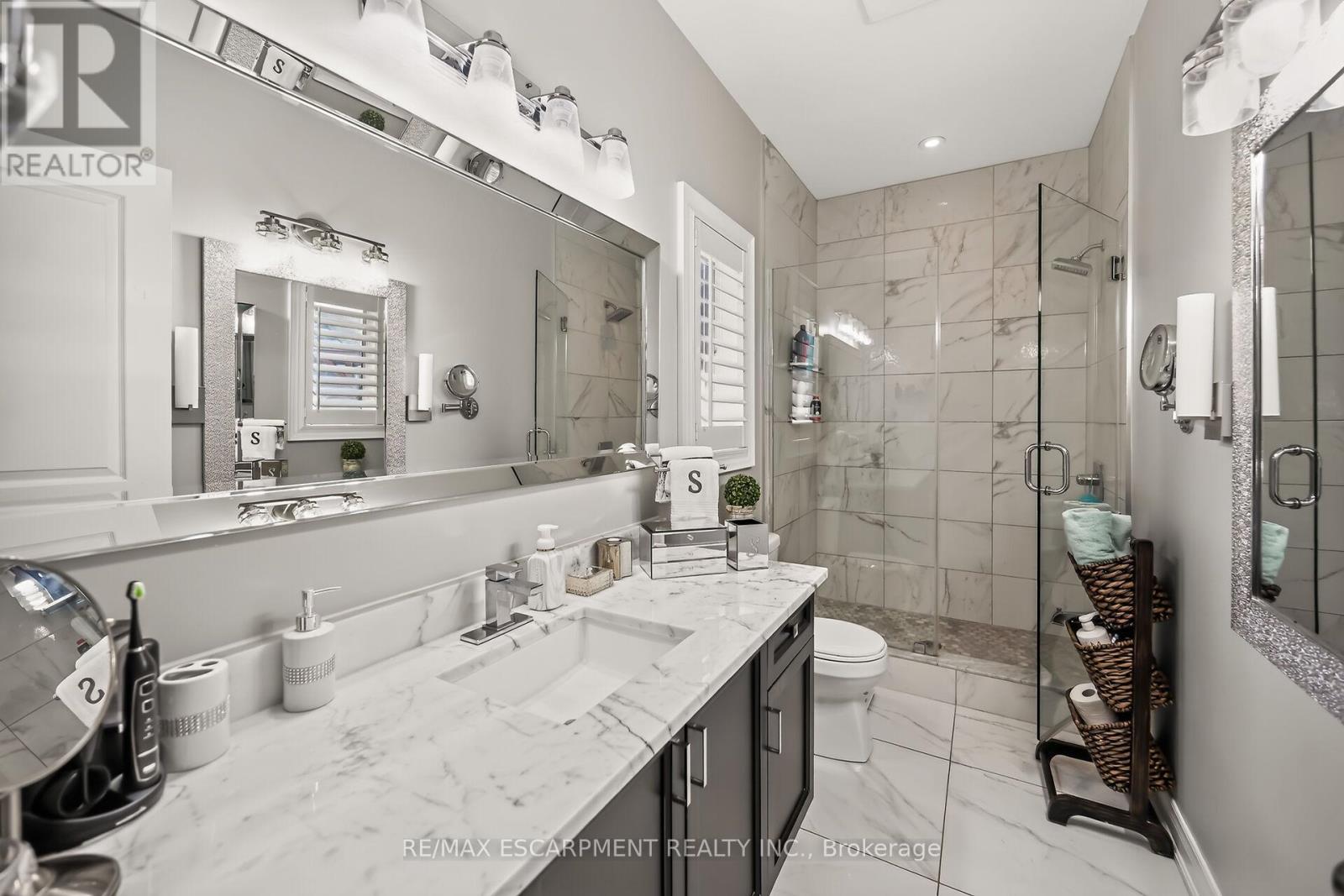 8165 Twenty Road E Property Photo 21