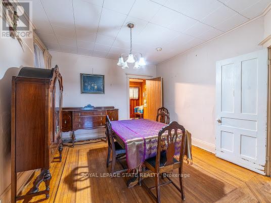 35 Sherman Avenue N Property Photo 13