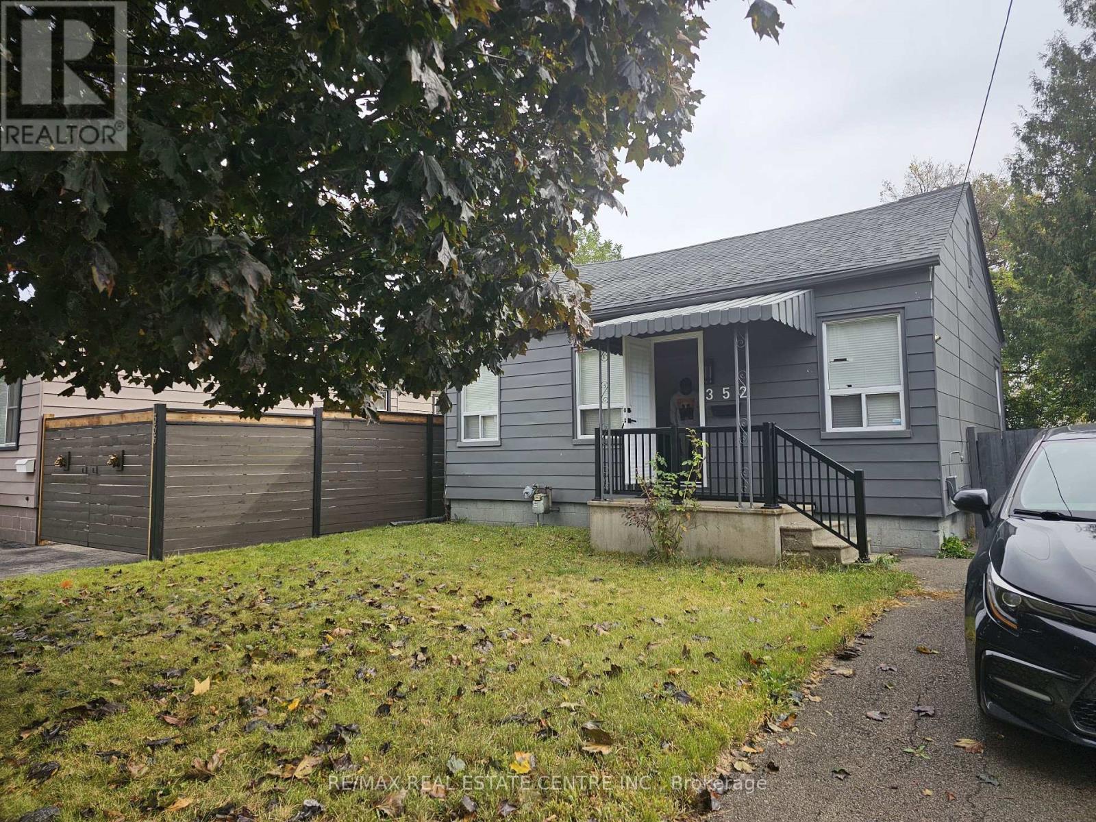 352 WEIR STREET N Property Photo 1