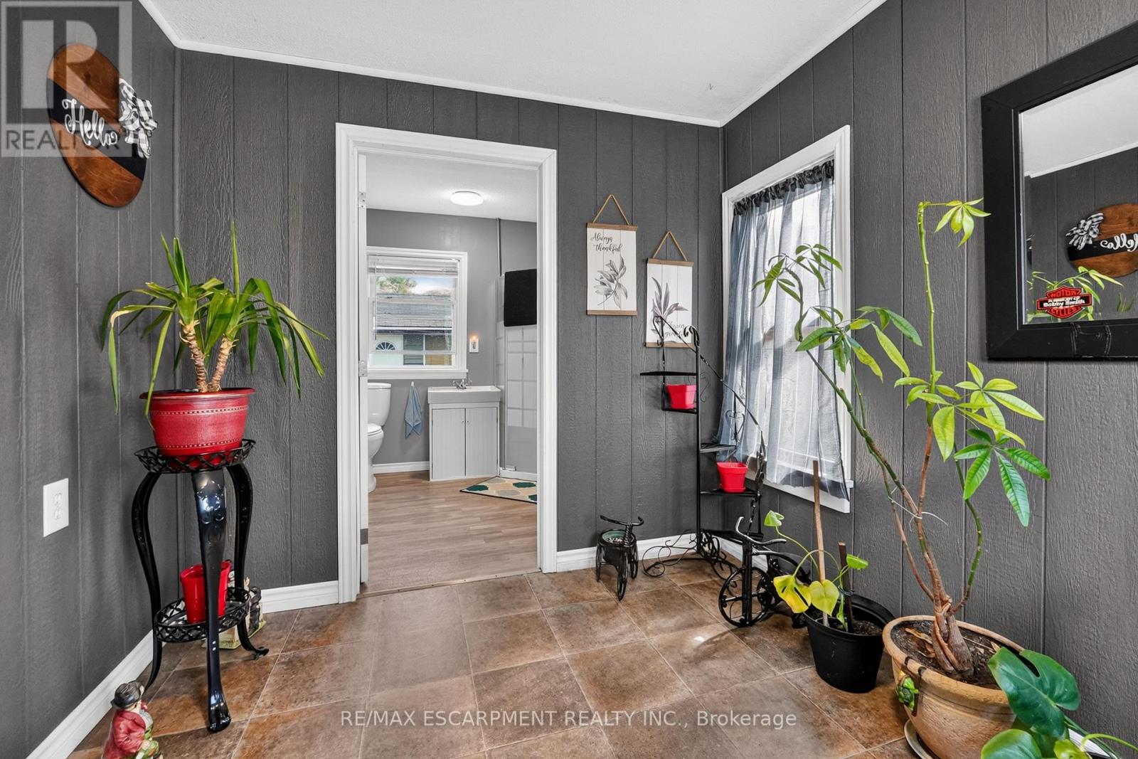 503 John Street Property Photo 8