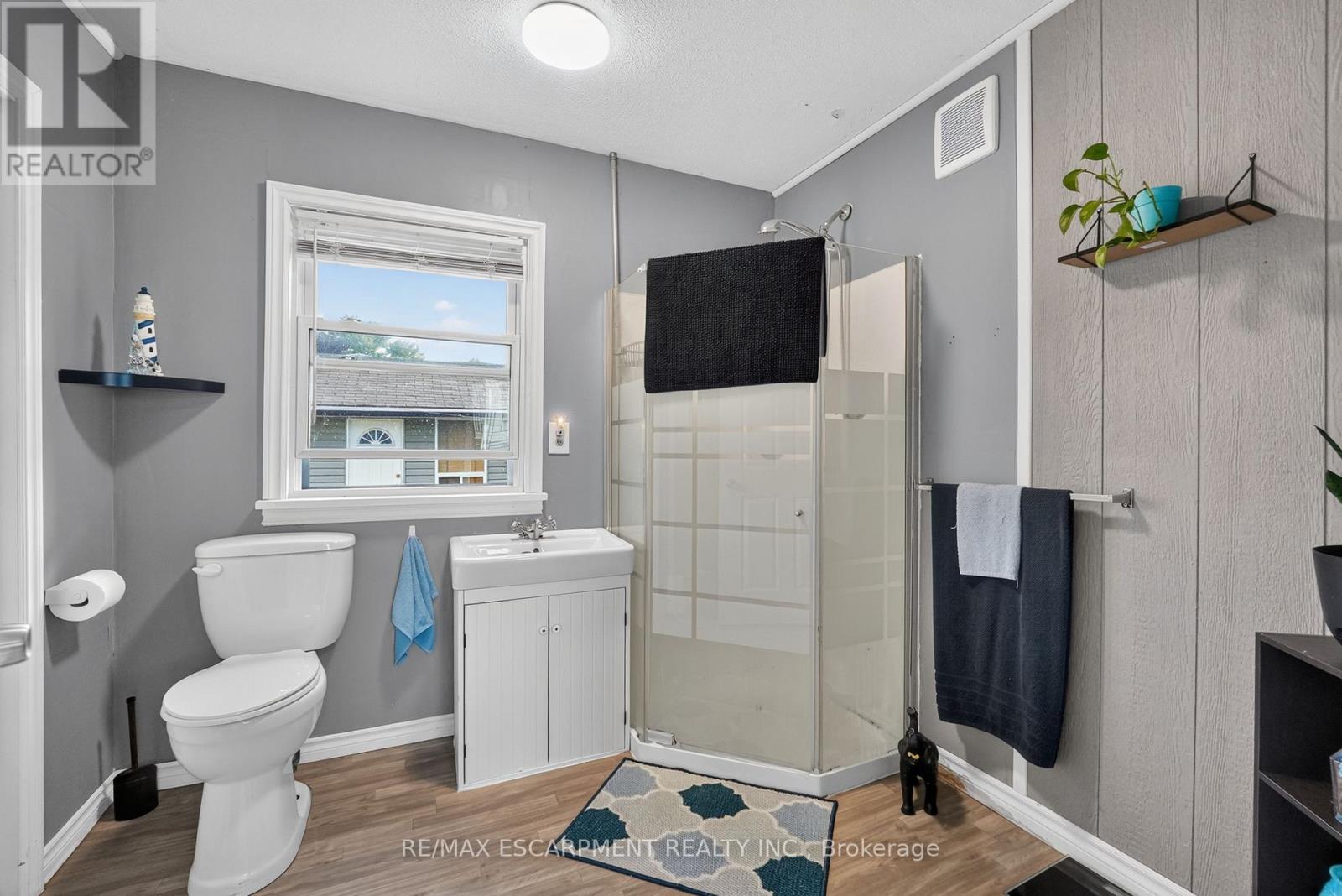 503 John Street Property Photo 10
