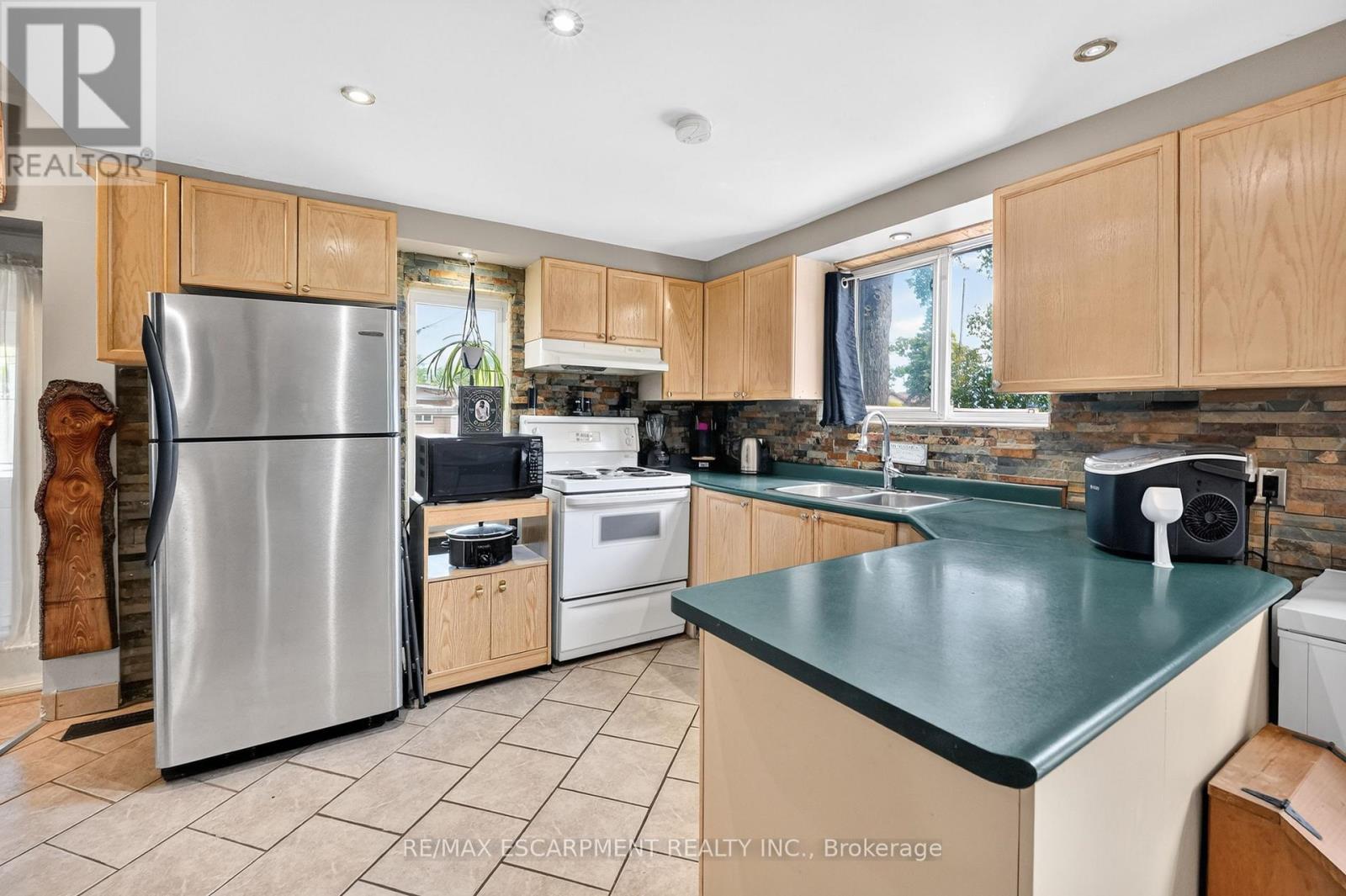 503 John Street Property Photo 15