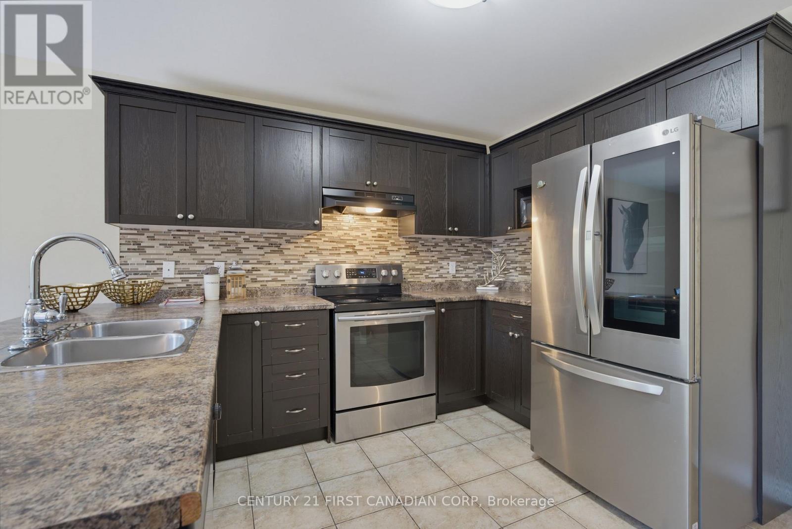 1197 Smither Road Property Photo 12