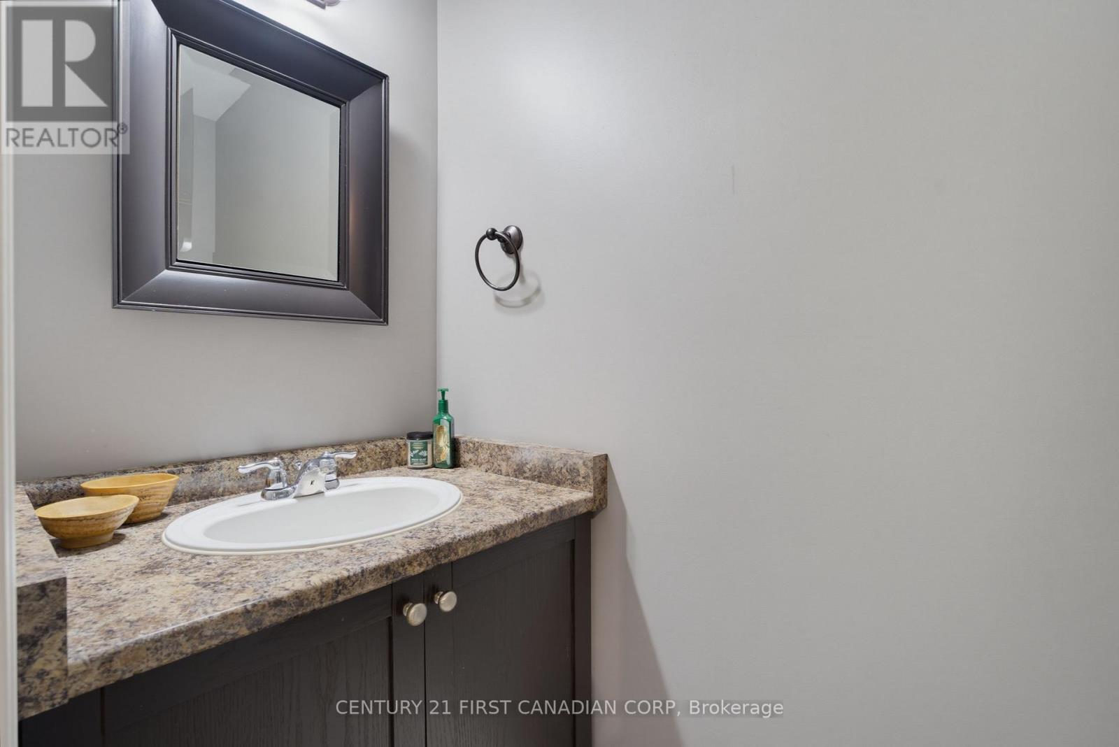 1197 Smither Road Property Photo 16