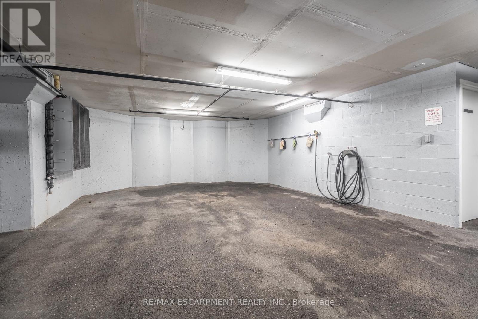 306 - 970 Golf Links Road Property Photo 6