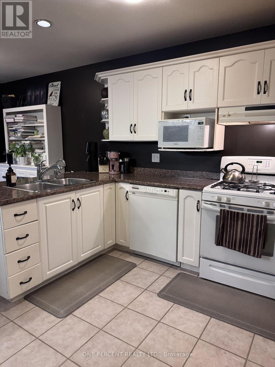 459 Albert Street Property Photo 10