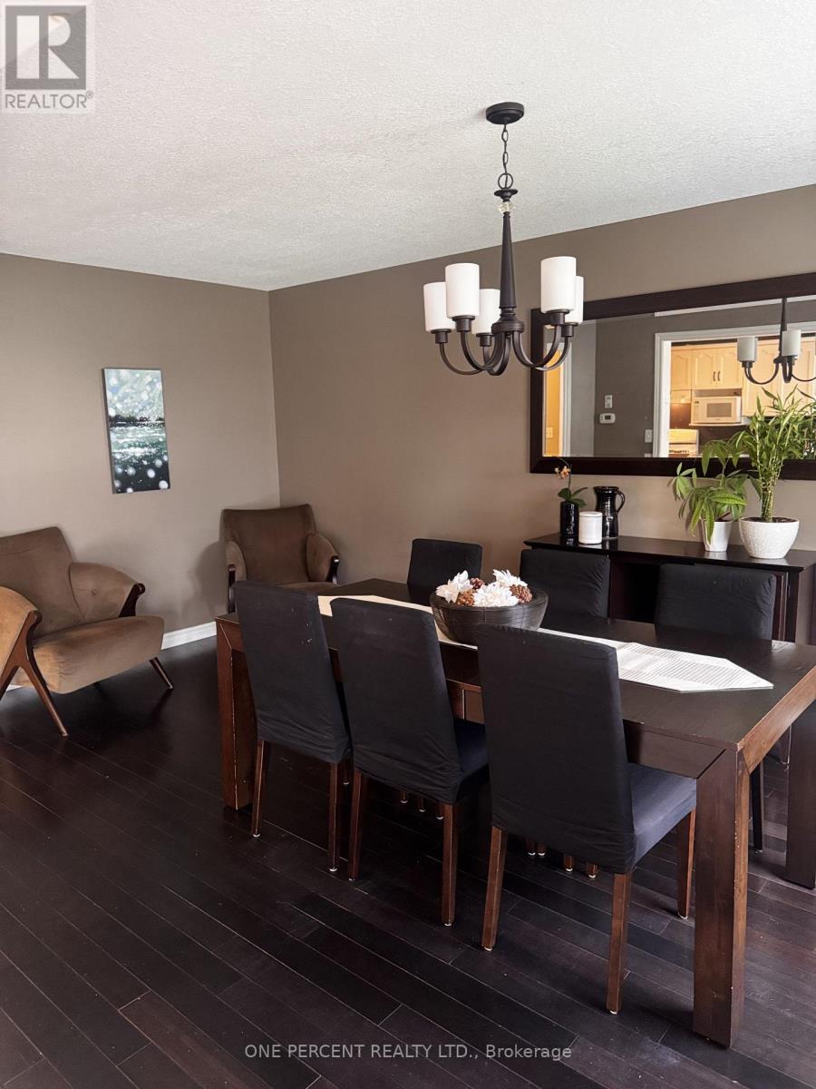 459 Albert Street Property Photo 14