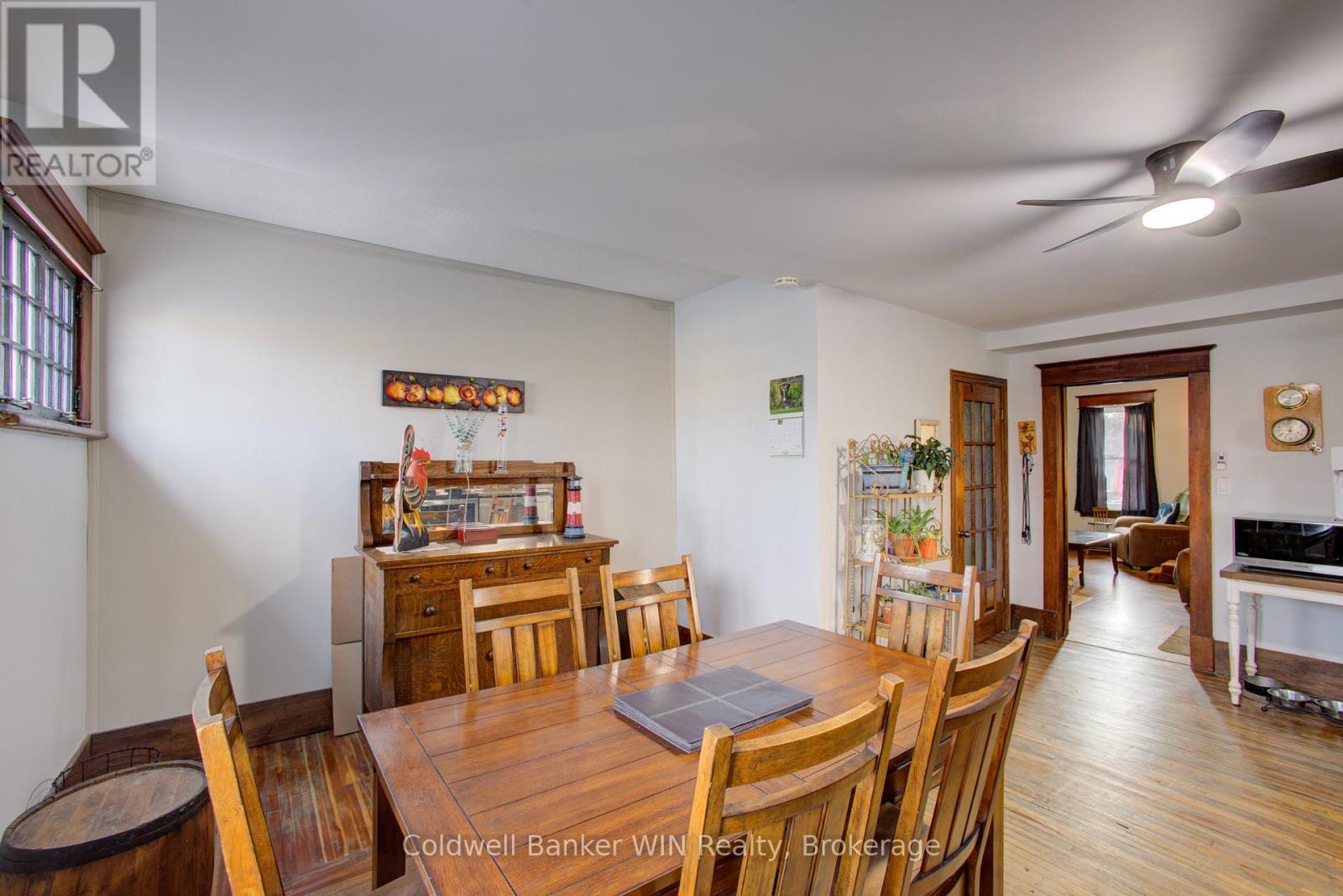17 Arthur Street E Property Photo 11