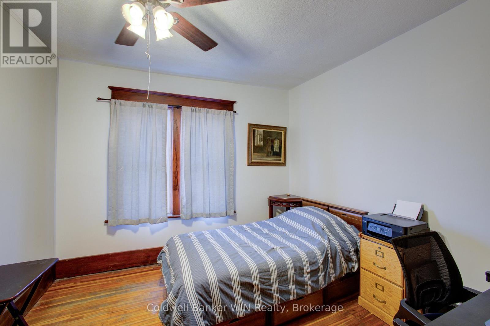 17 Arthur Street E Property Photo 14