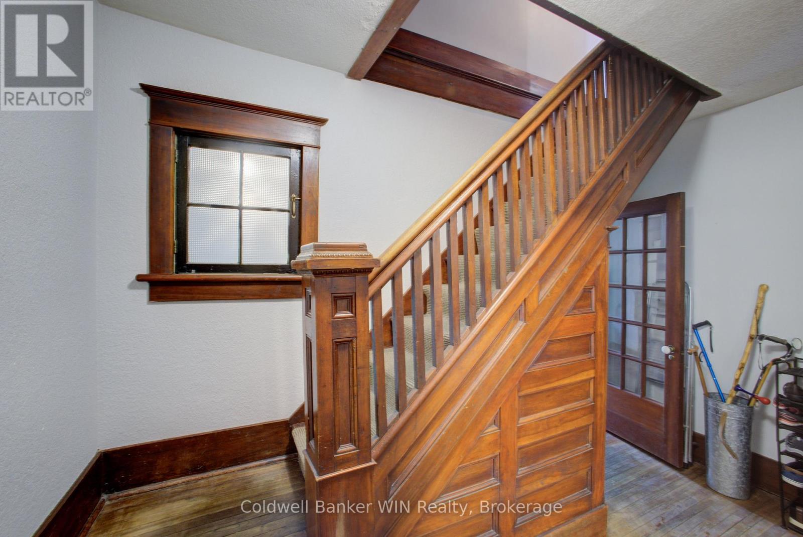 17 Arthur Street E Property Photo 15