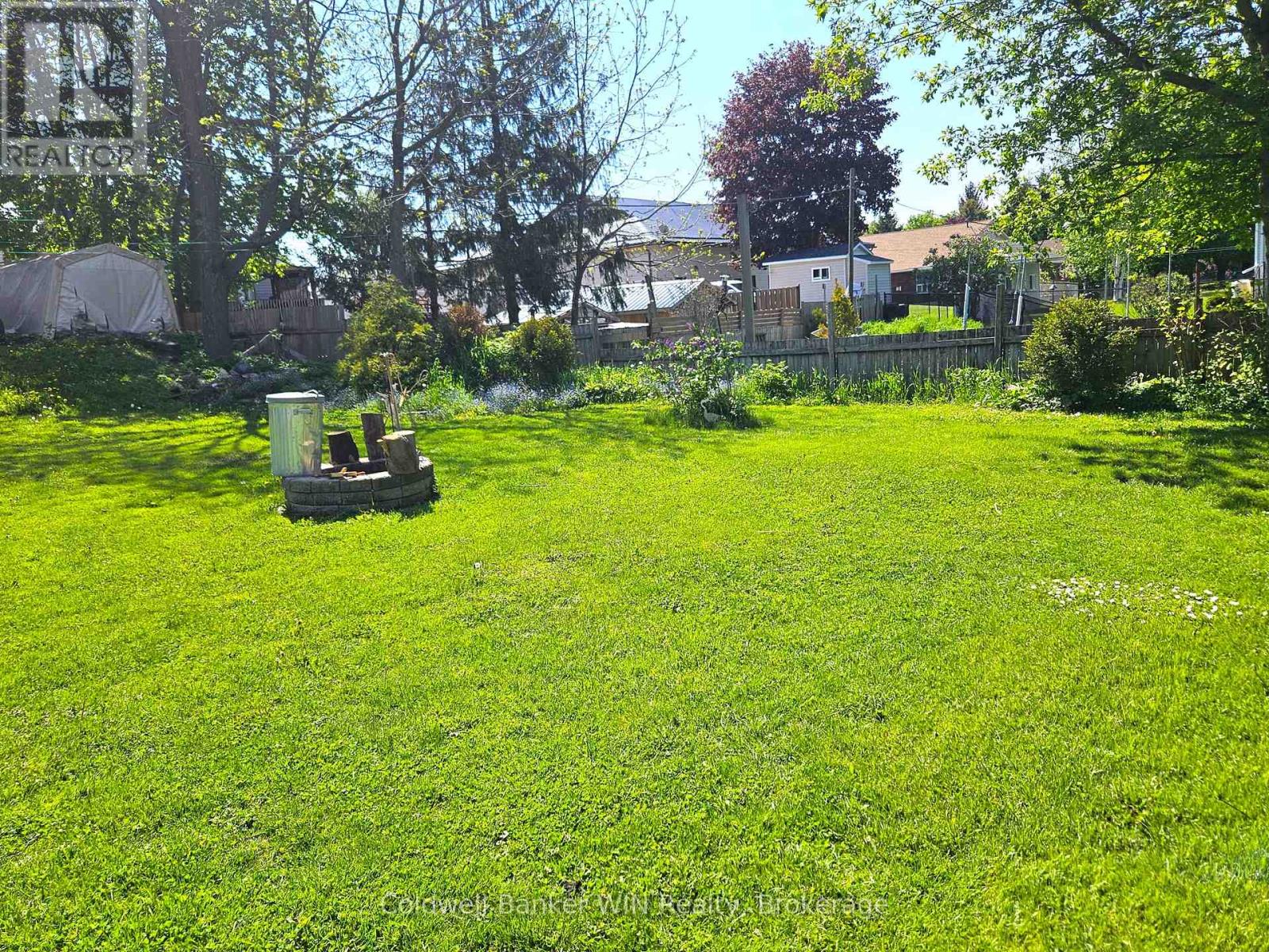 17 Arthur Street E Property Photo 34