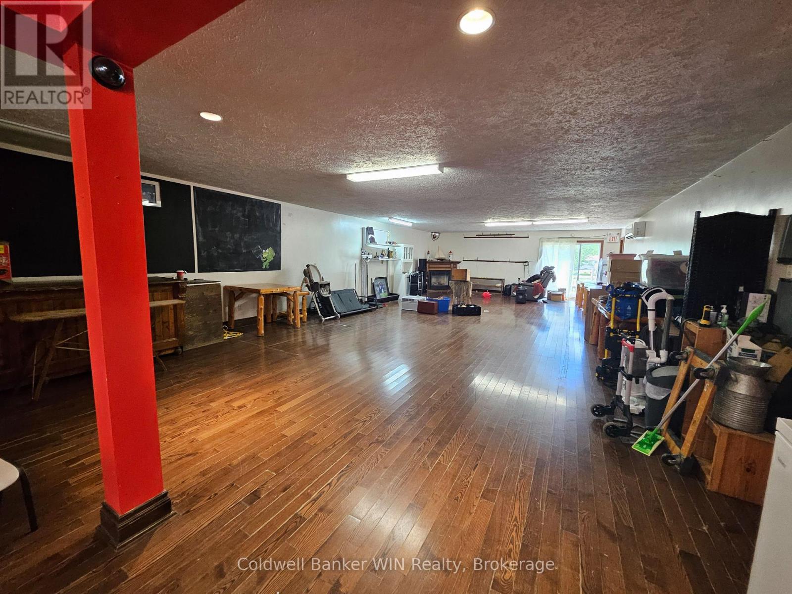 17 Arthur Street E Property Photo 46