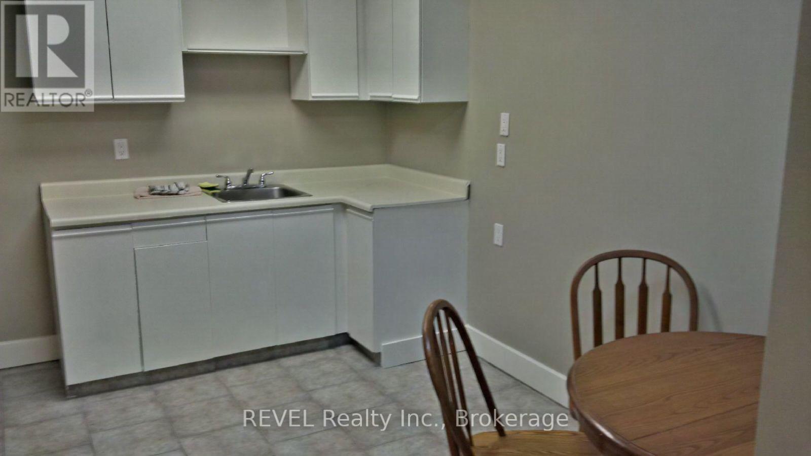 73 Ontario Street Property Photo 6