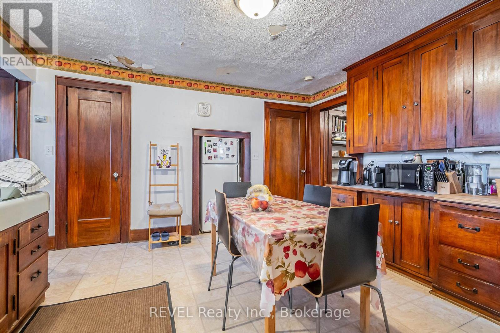 185 James Street Property Photo 2