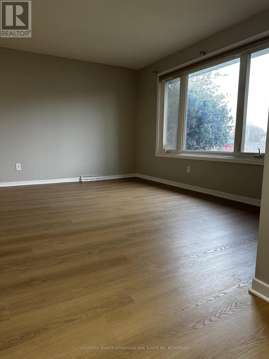 23 Fairlawn Crescent Property Photo 3