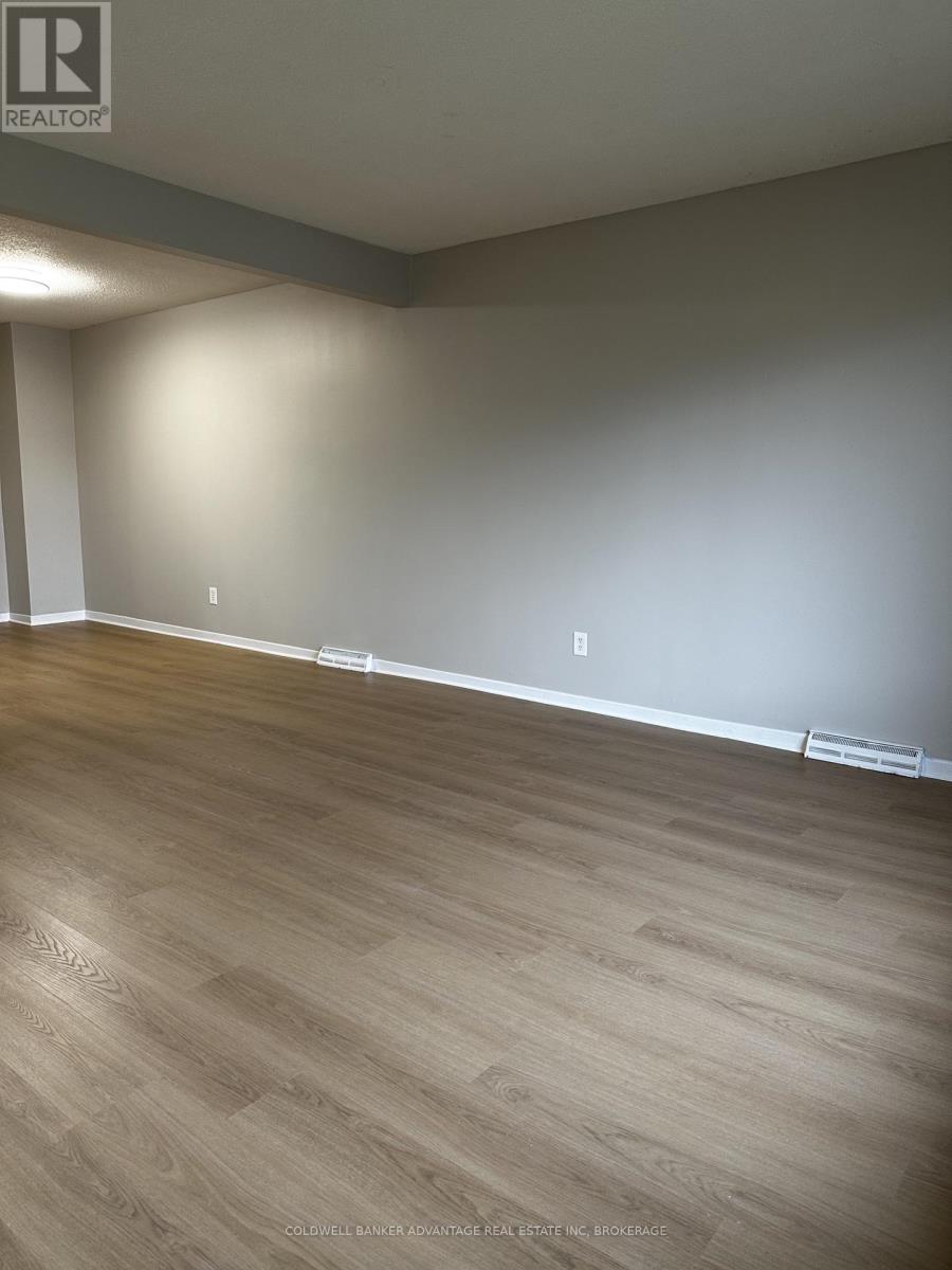 23 Fairlawn Crescent Property Photo 4