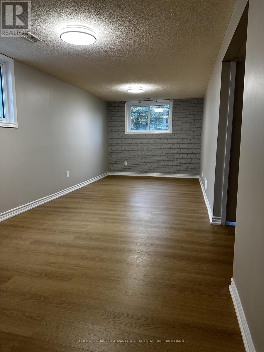 23 Fairlawn Crescent Property Photo 11