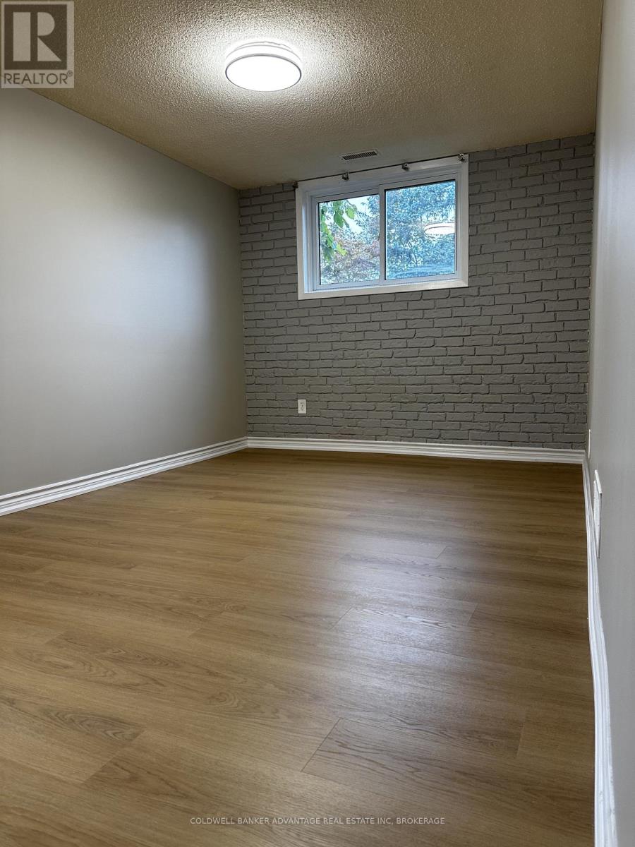 23 Fairlawn Crescent Property Photo 12