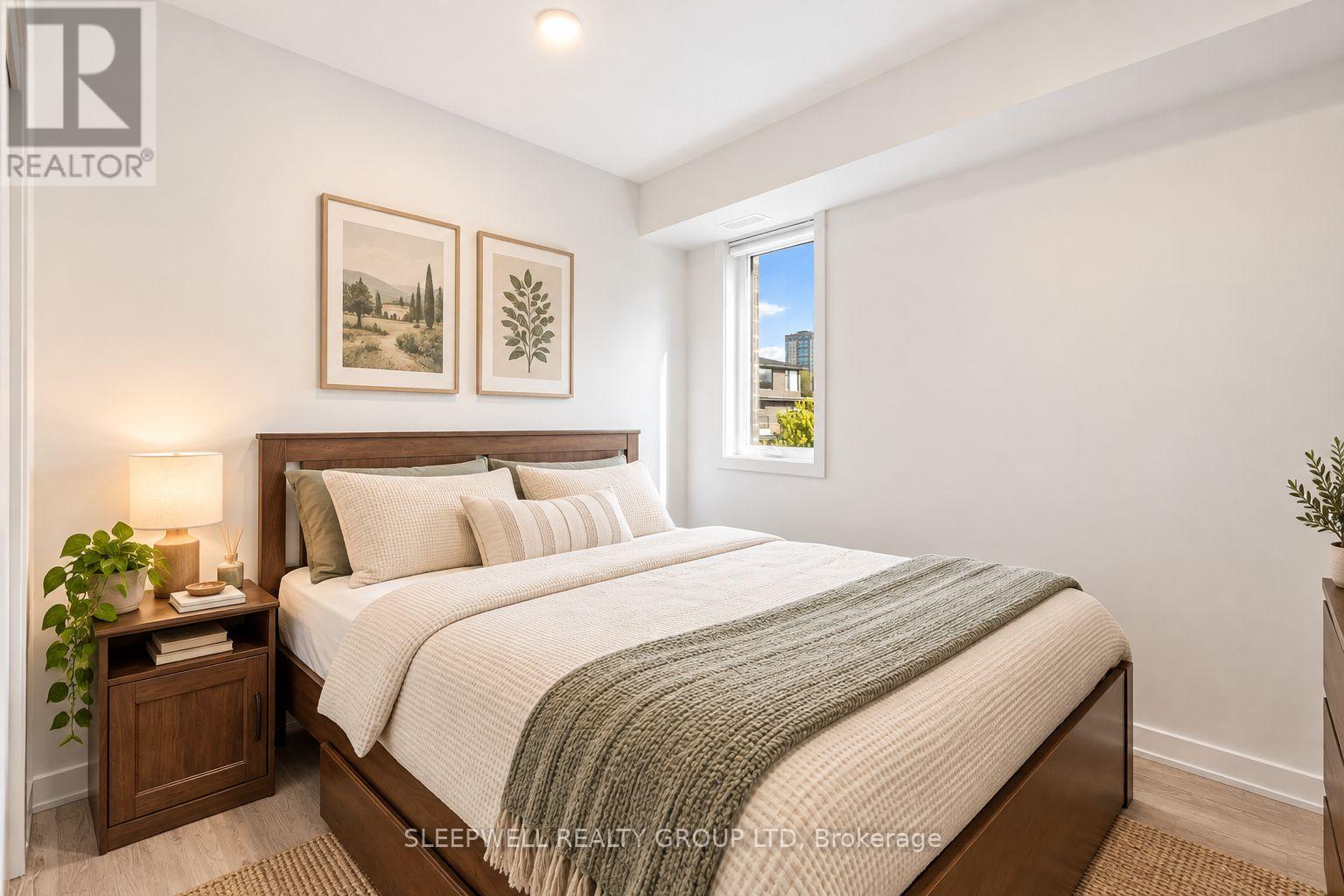 6 - 152 Springhurst Avenue Property Photo 10