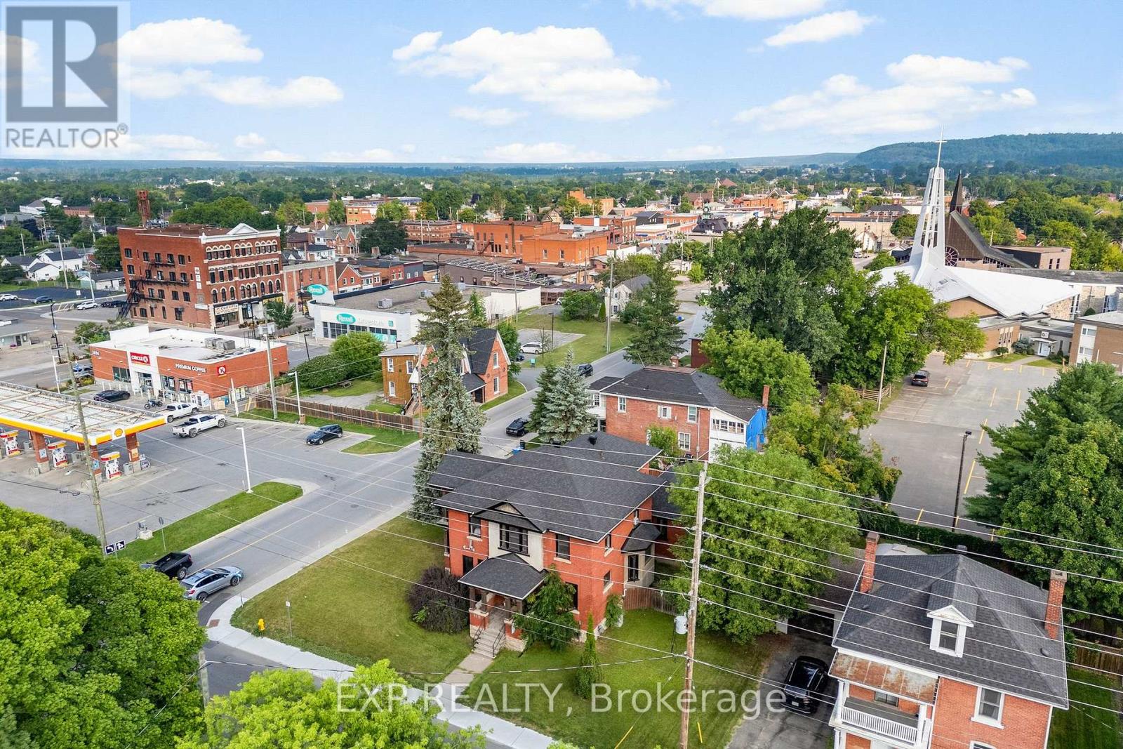 48 Hall Avenue E Property Photo 3