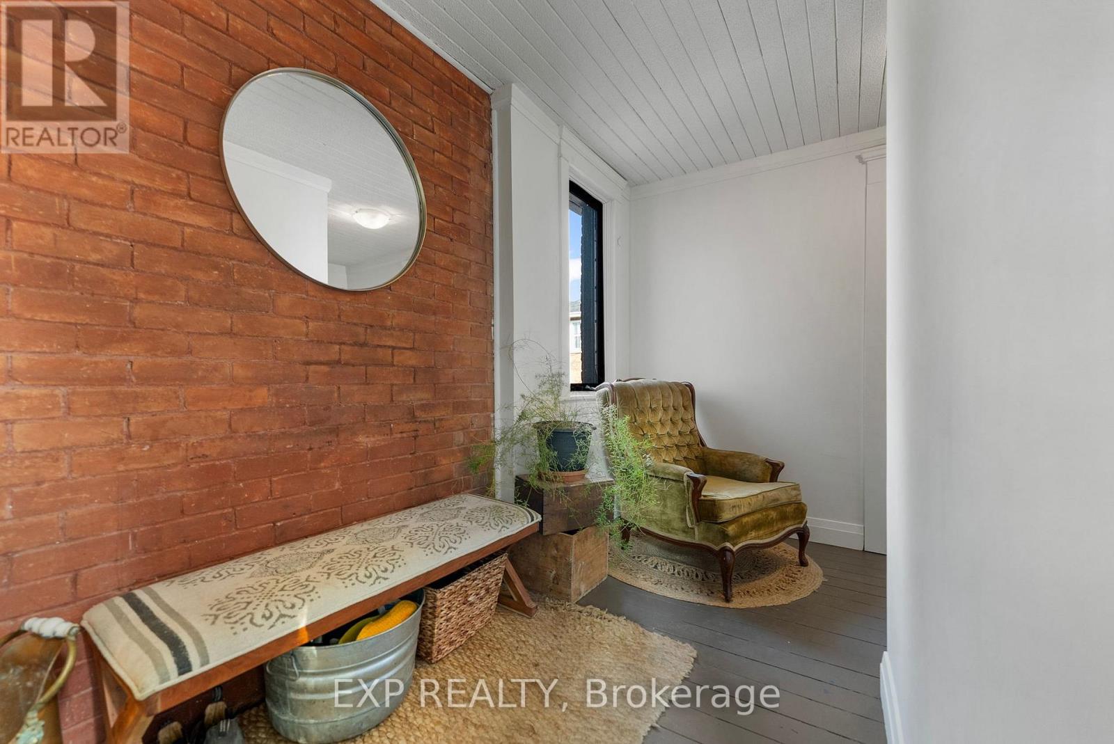 48 Hall Avenue E Property Photo 24