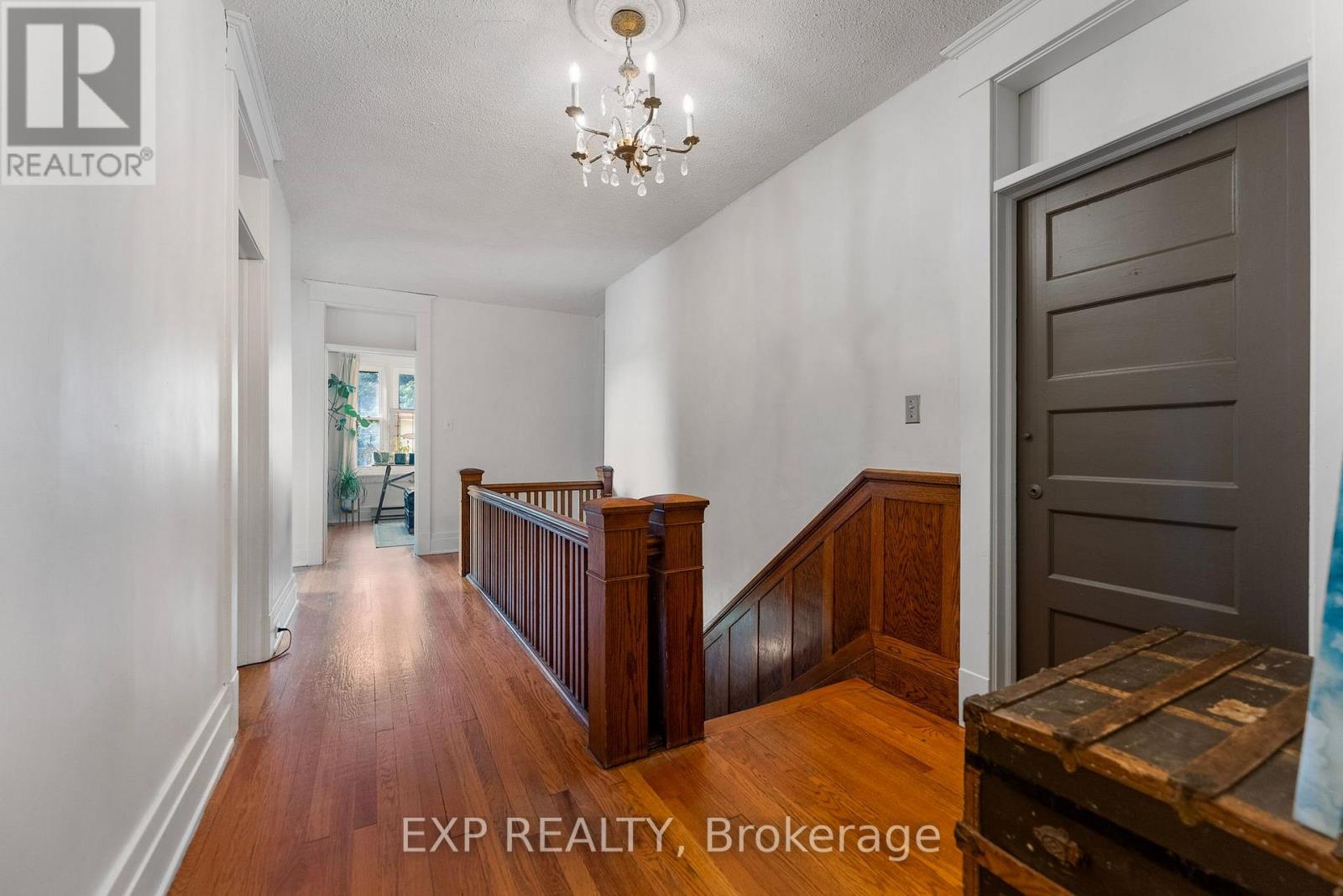 48 Hall Avenue E Property Photo 29