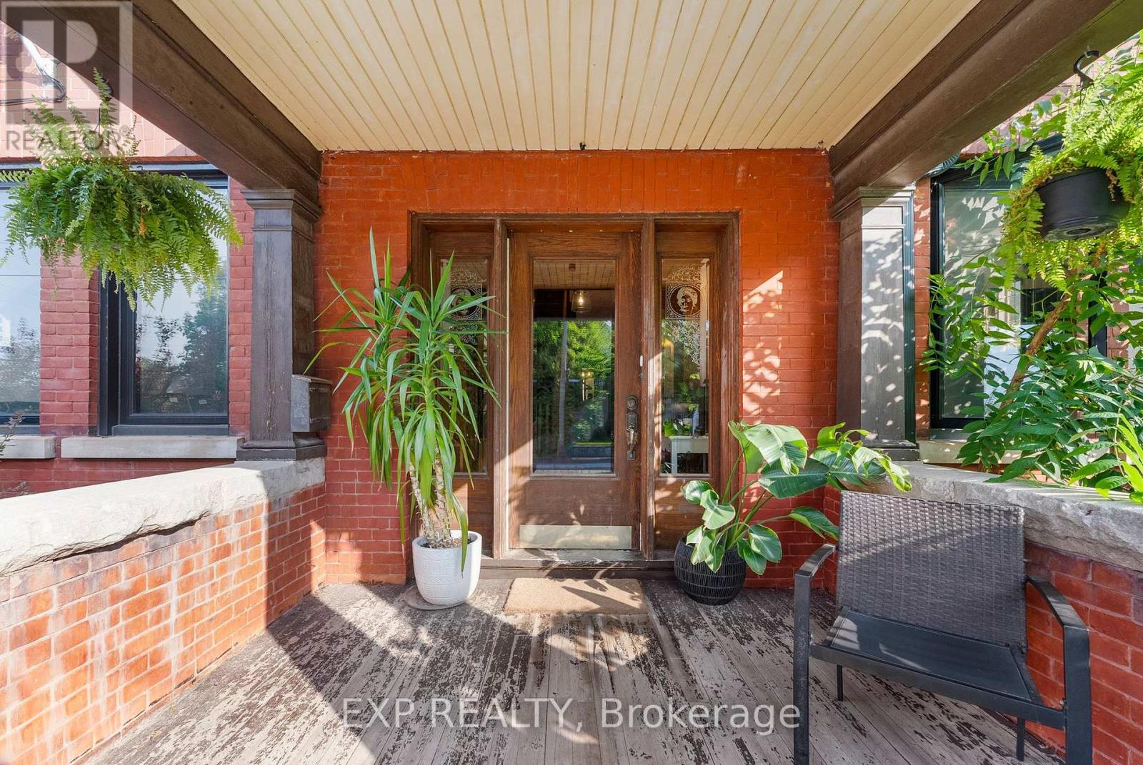 48 Hall Avenue E Property Photo 10