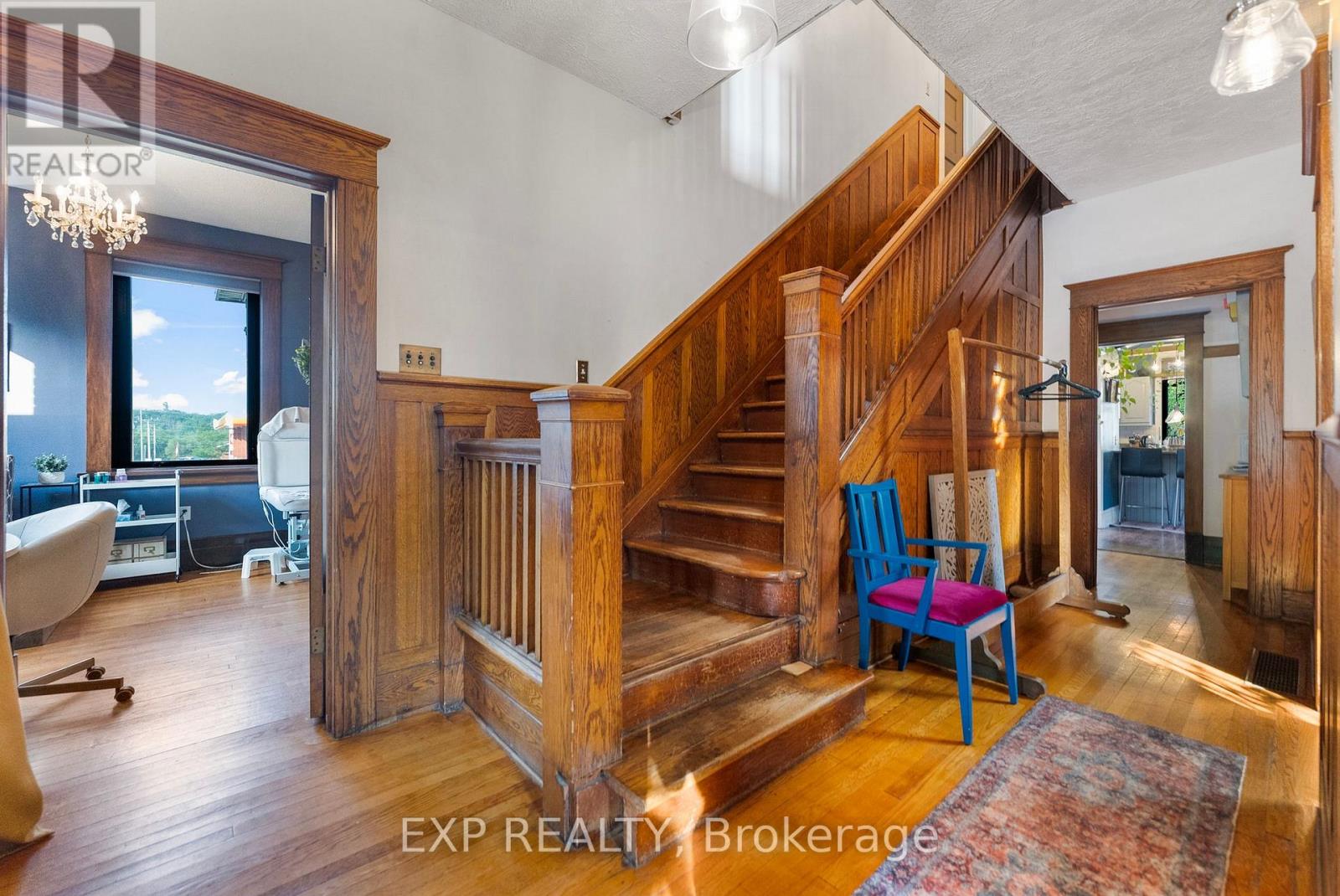 48 Hall Avenue E Property Photo 12