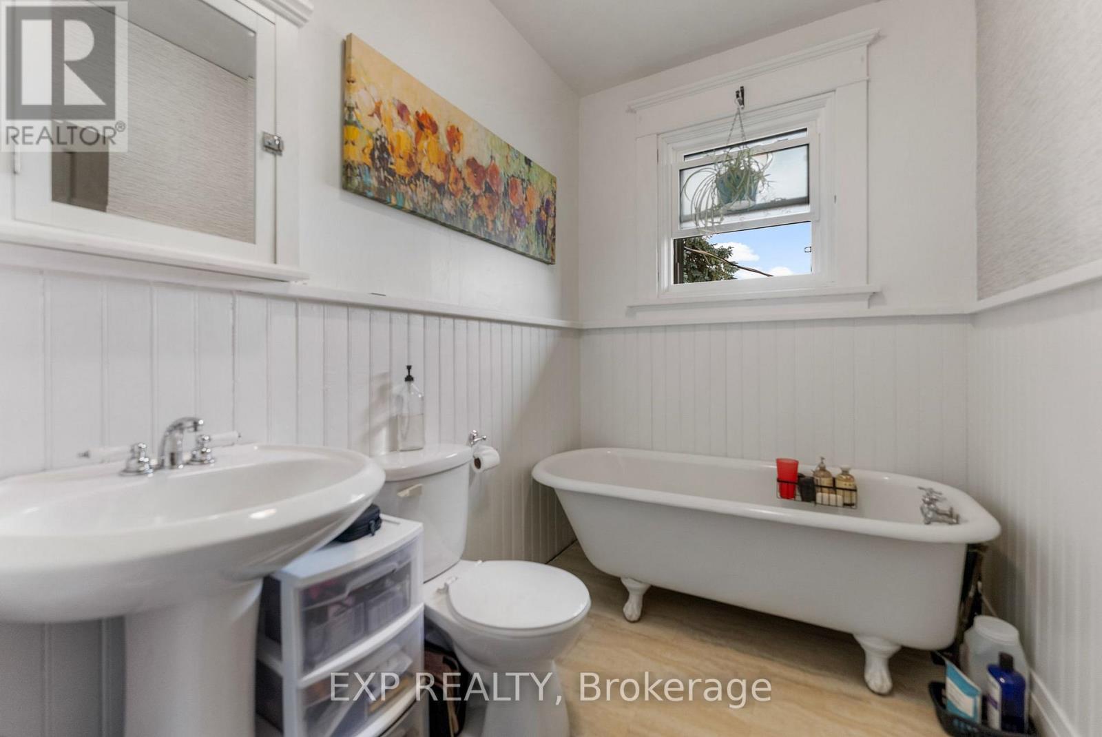 48 Hall Avenue E Property Photo 44