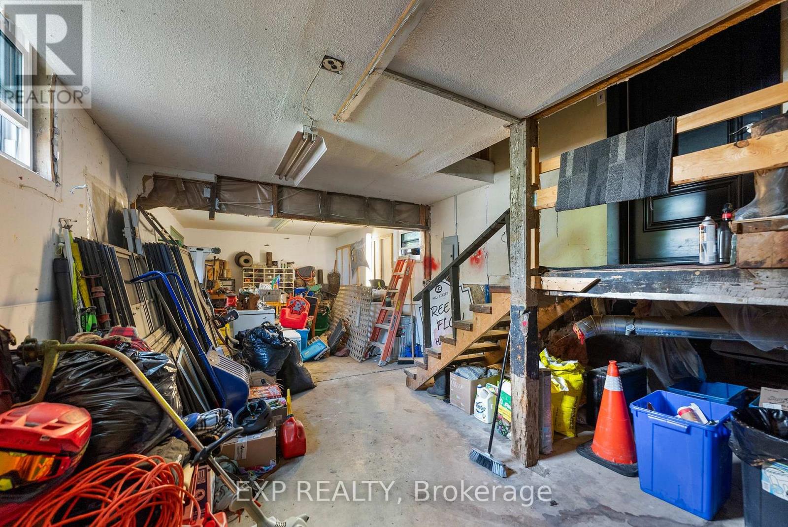48 Hall Avenue E Property Photo 46