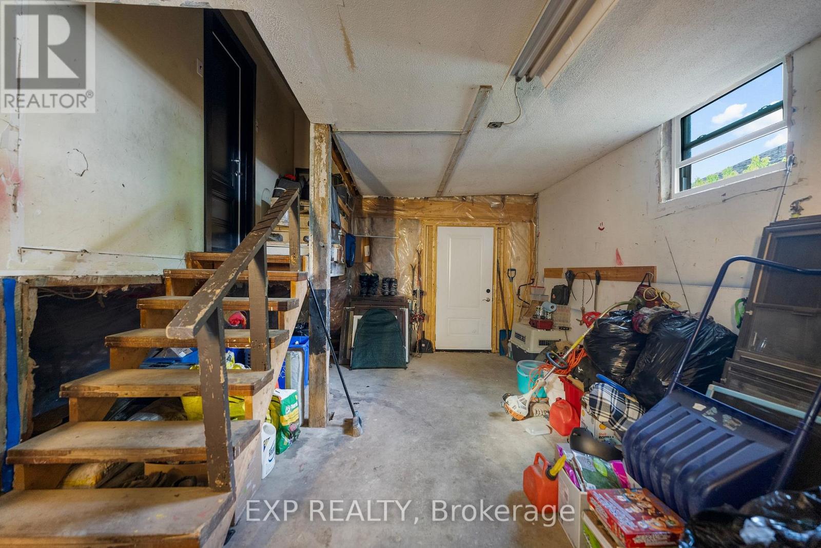 48 Hall Avenue E Property Photo 47