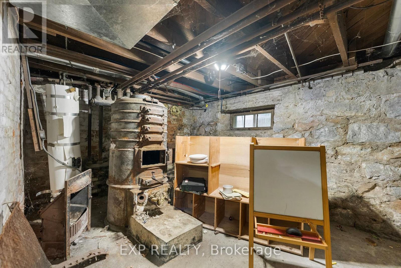 48 Hall Avenue E Property Photo 50