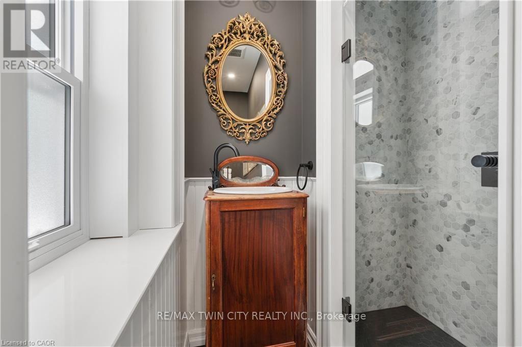 66 Park Hill Road E Property Photo 20