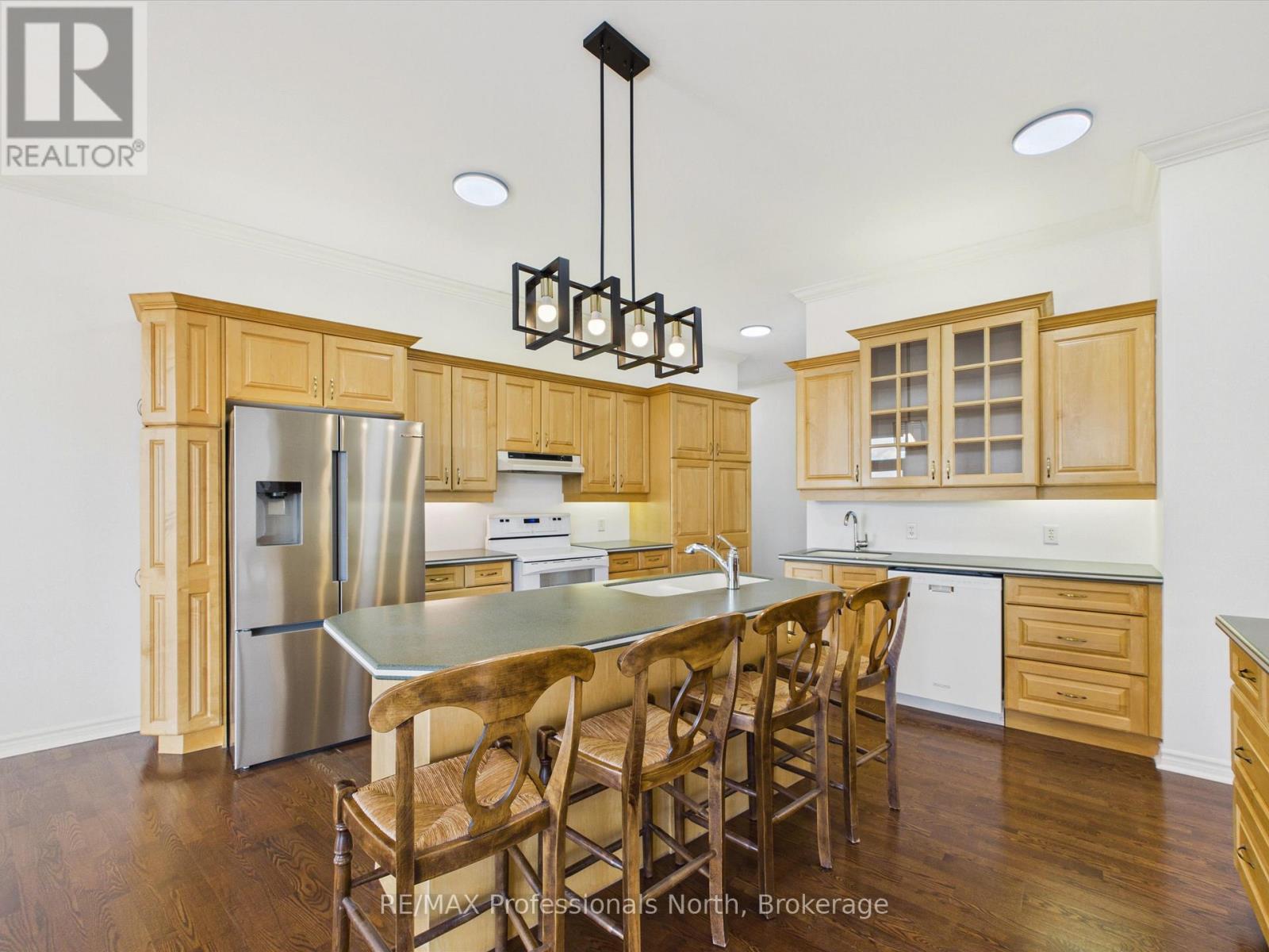 501 - 24 Ontario Street Property Photo 13