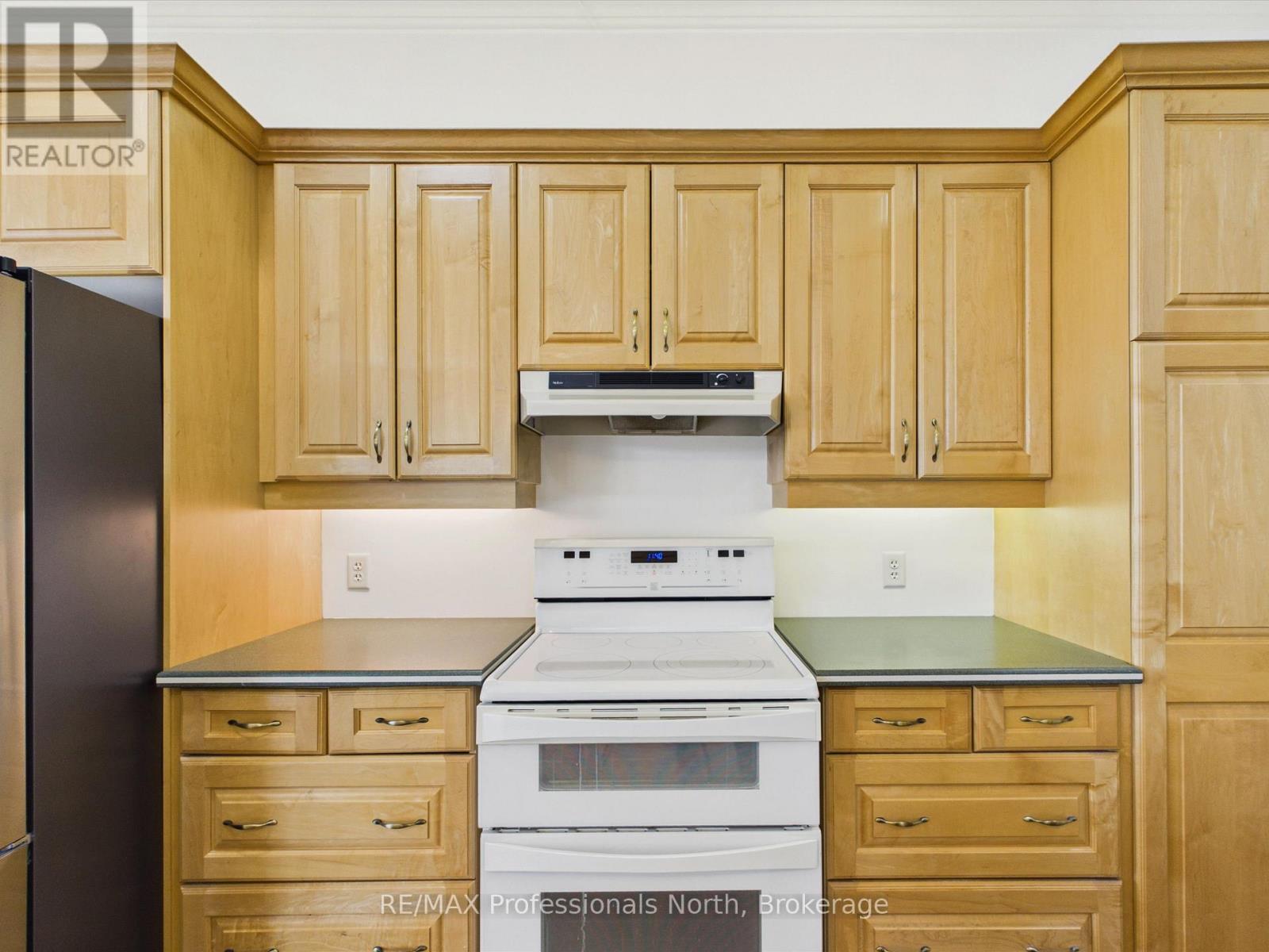 501 - 24 Ontario Street Property Photo 16
