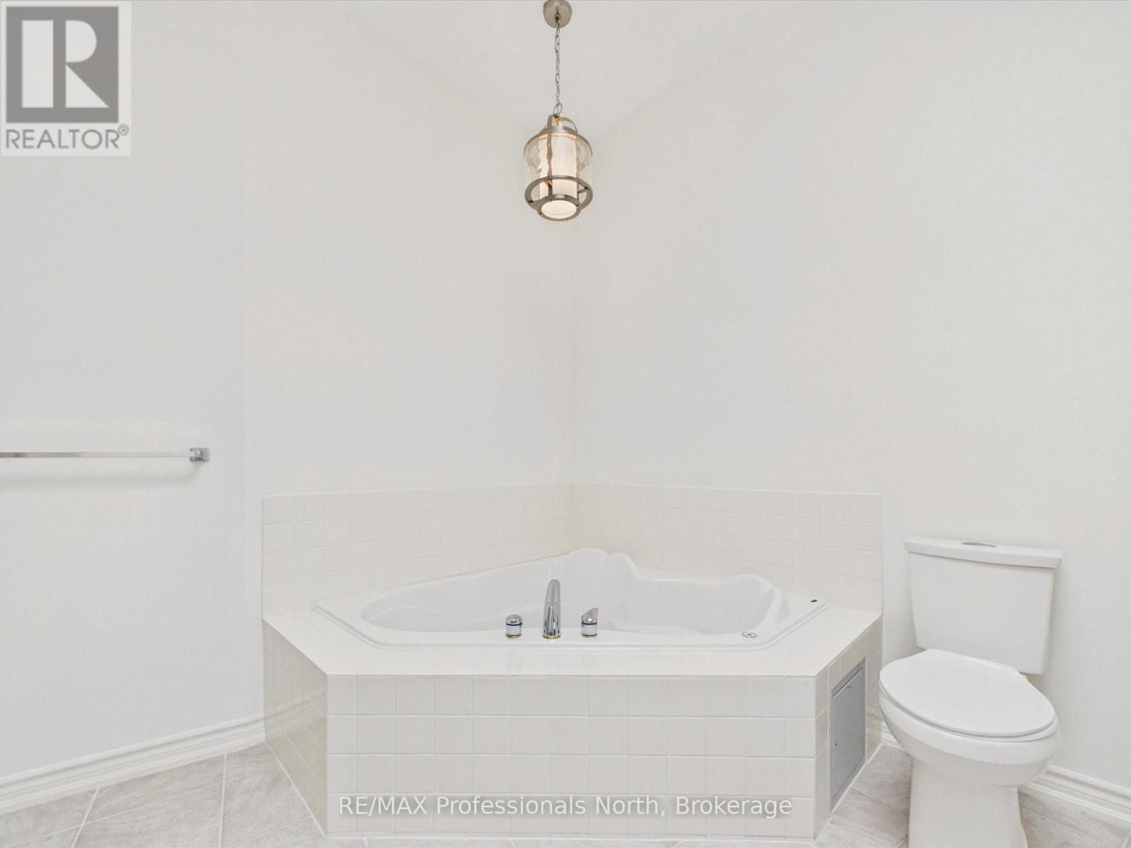 501 - 24 Ontario Street Property Photo 22