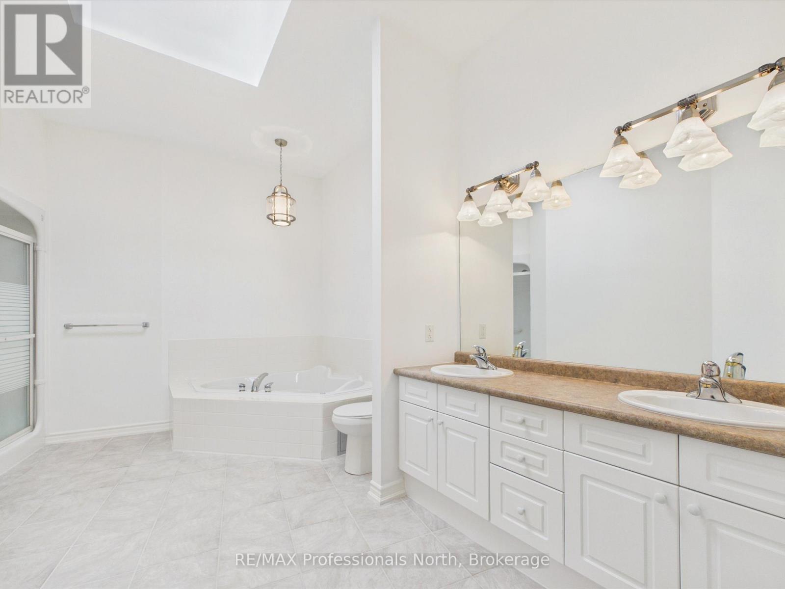 501 - 24 Ontario Street Property Photo 28